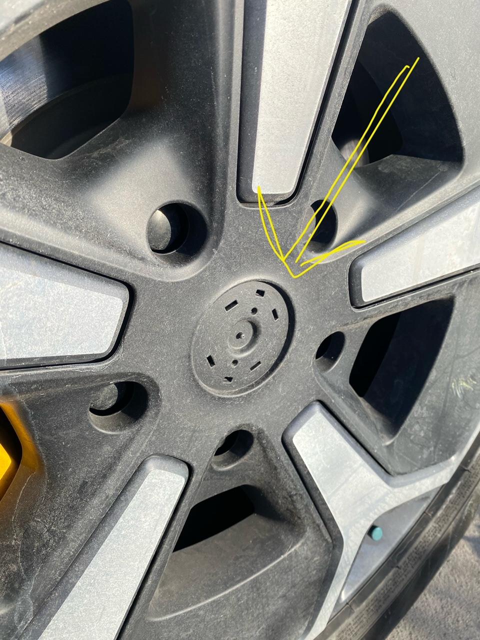 Rivian R1T R1S Aero cover center cap 21" wheel, where to buy? center cap missin