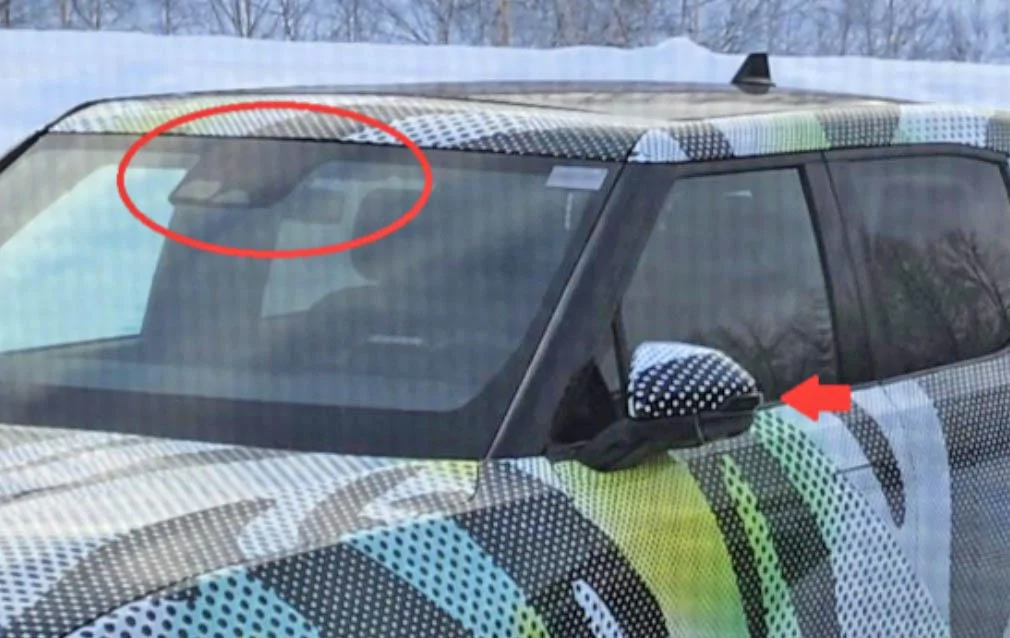 Rivian R1T R1S R1 refresh prototypes spotted with new hardware? Rivian R1T refresh prototypes 1