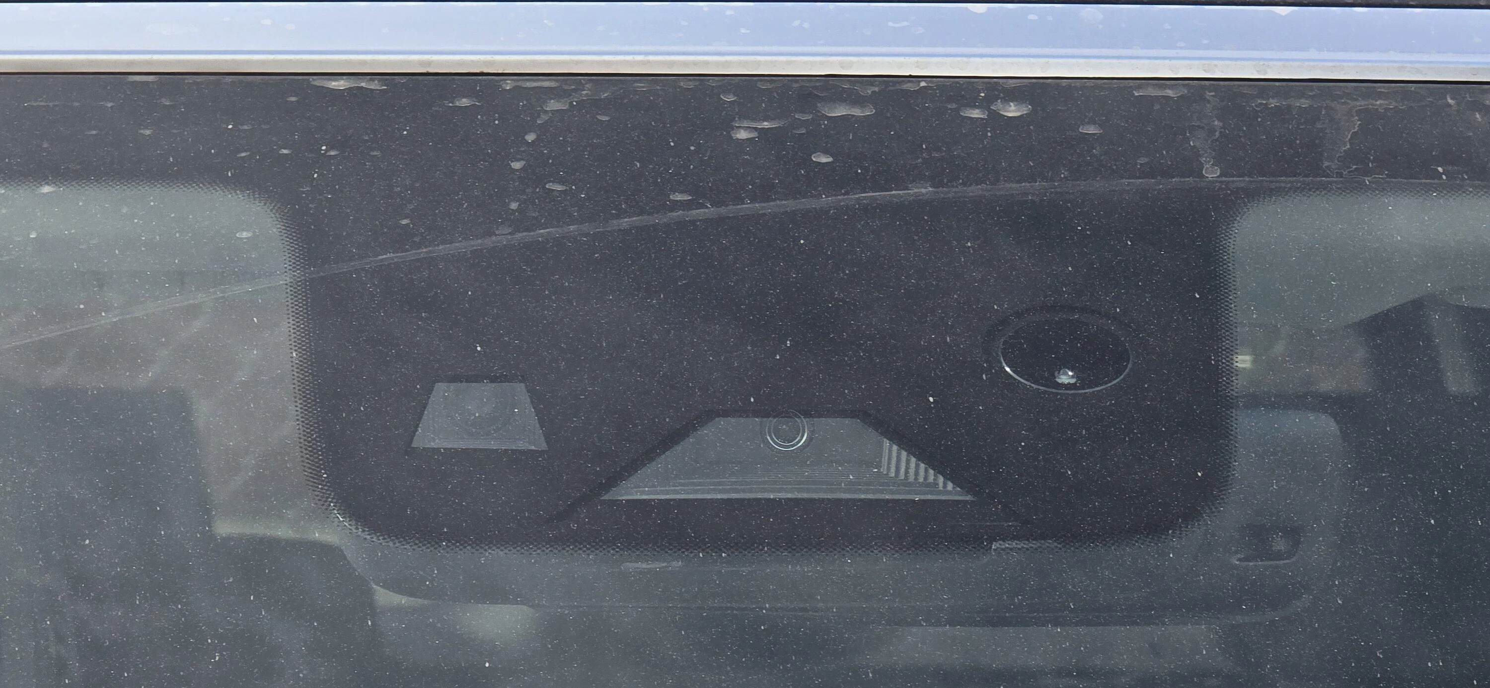 Rivian R1T R1S R1 refresh prototypes spotted with new hardware? 20240206_125958