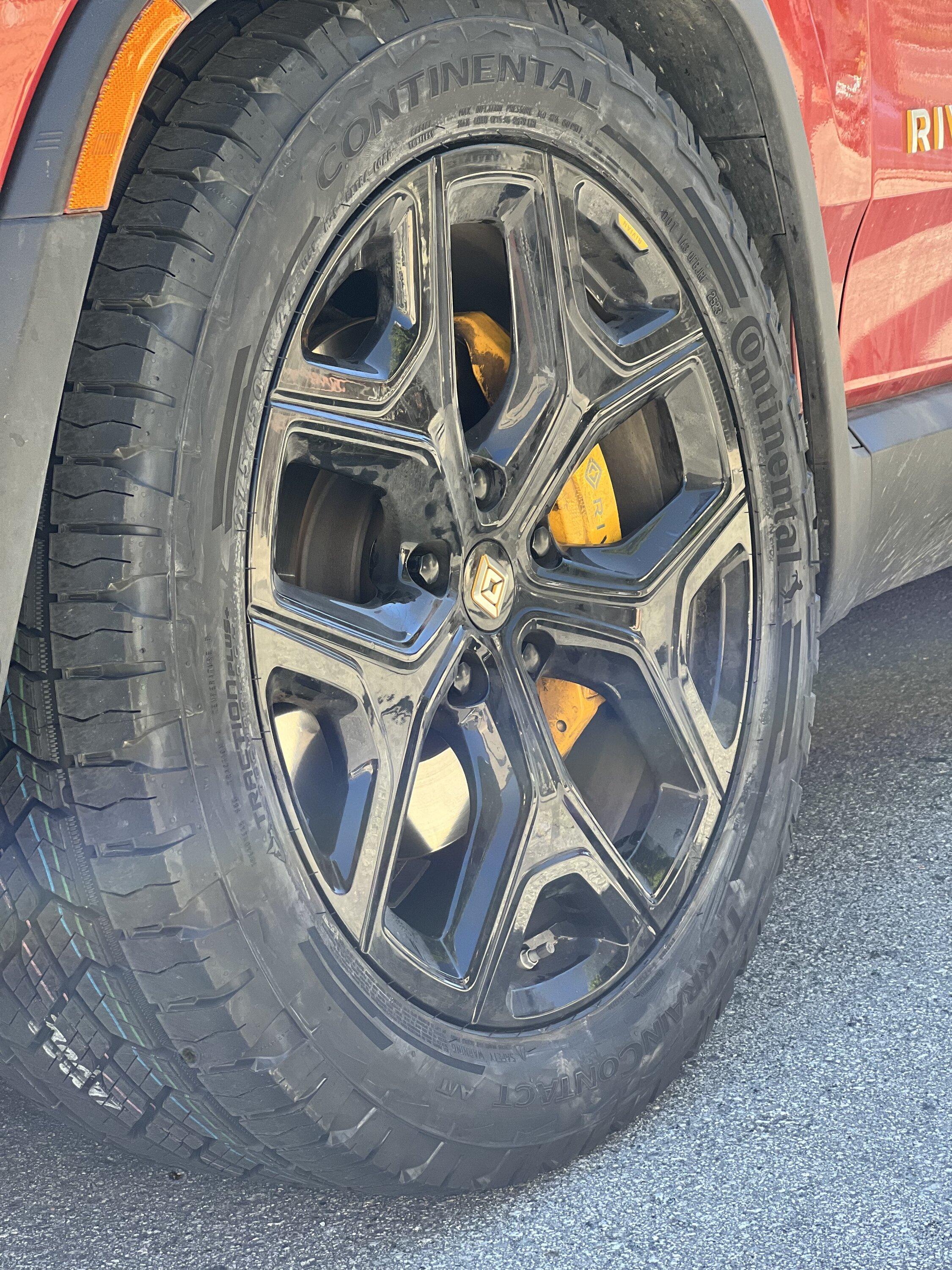 Rivian R1T R1S Fun at King of the Hammers new tires