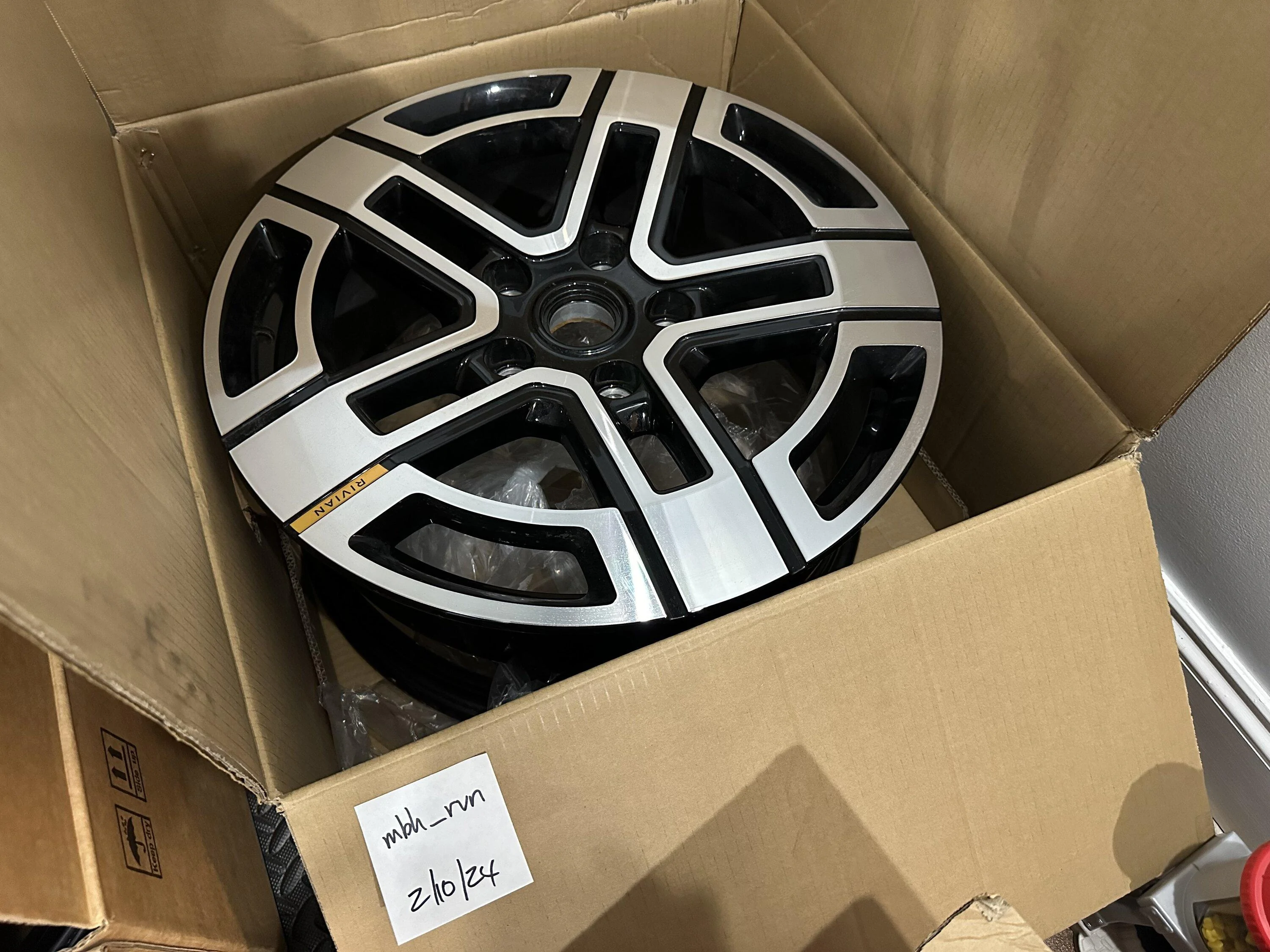Rivian R1T R1S 20" AT brights wheels only - like new IMG_3265