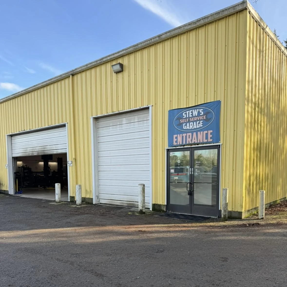 Rivian R1T R1S LOL ? Kirkland WA Service Center IMG_1200