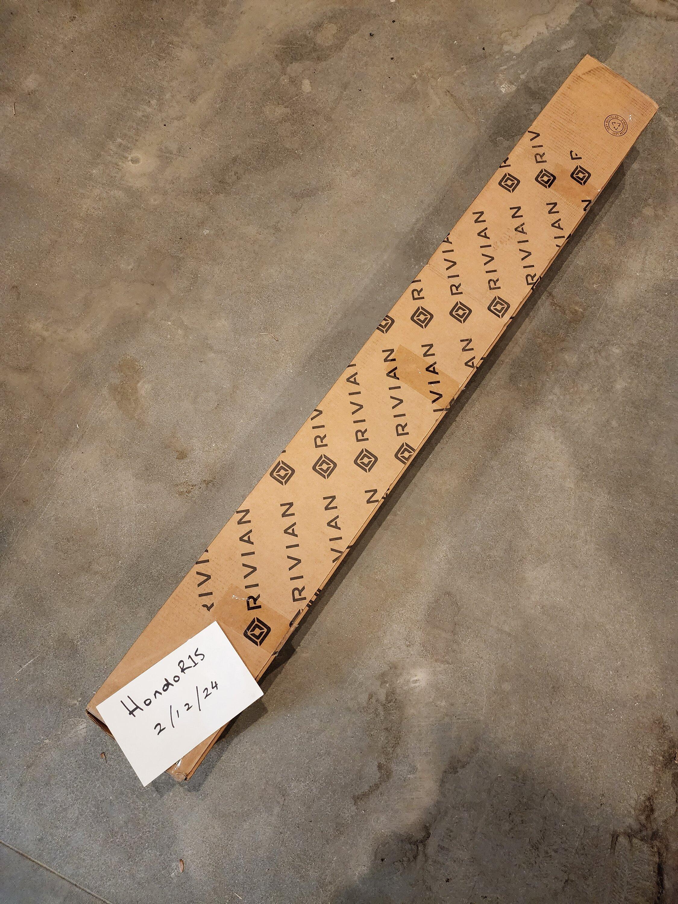 Rivian R1T R1S 3rd / Single crossbar available 20240212_180115