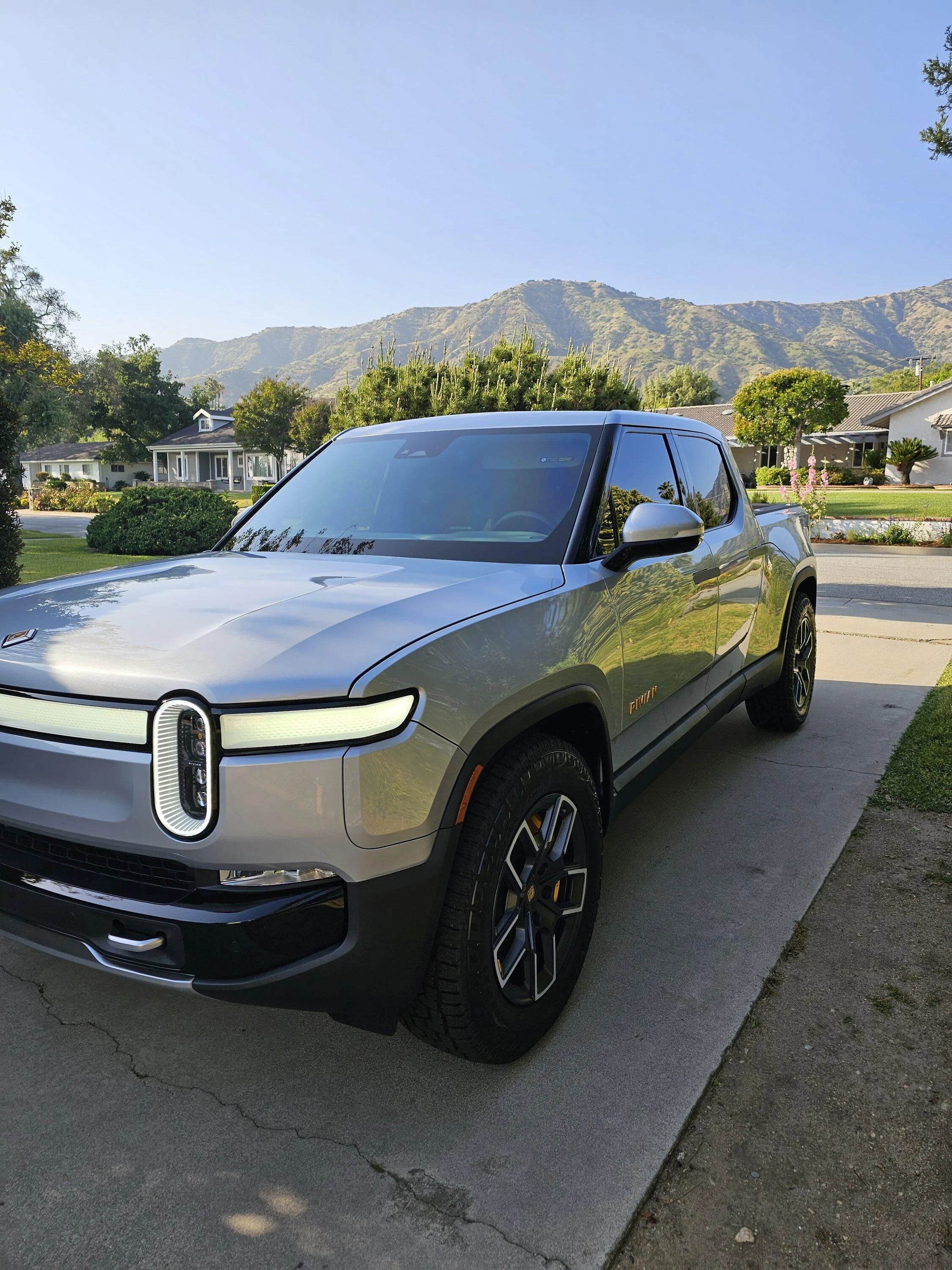 Rivian R1T R1S 2023 R1T Launch Edition Silver/Forest Edge 20230512_174343