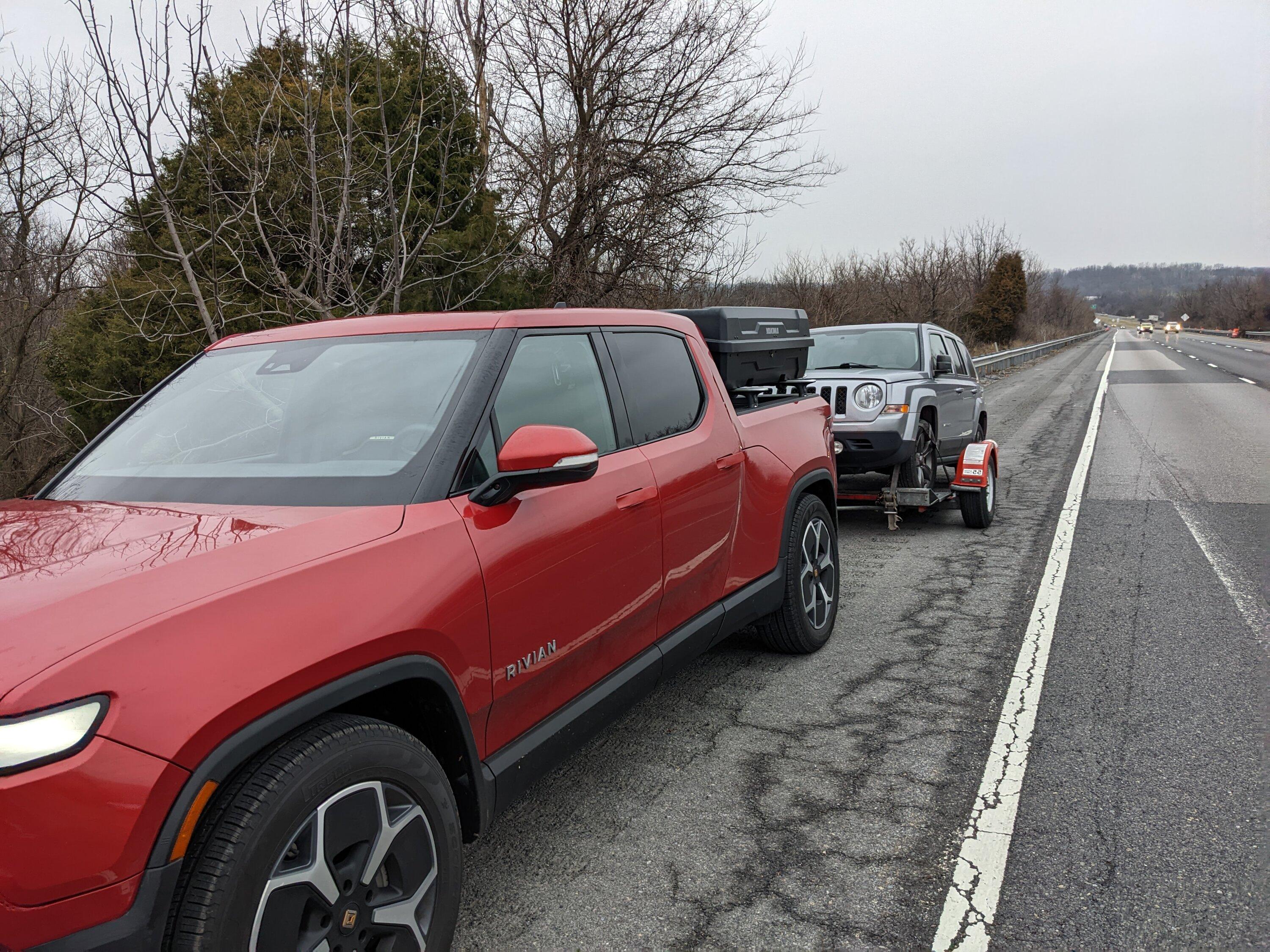 Rivian R1T R1S Unplanned emergency vehicle towing with my R1T PXL_20240212_201030164