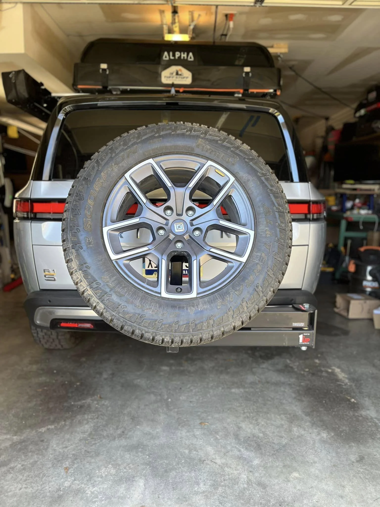 Rivian R1T R1S R1S Spare tire hitch mount options? 426457872_10100883096290328_7513637209831678470_n