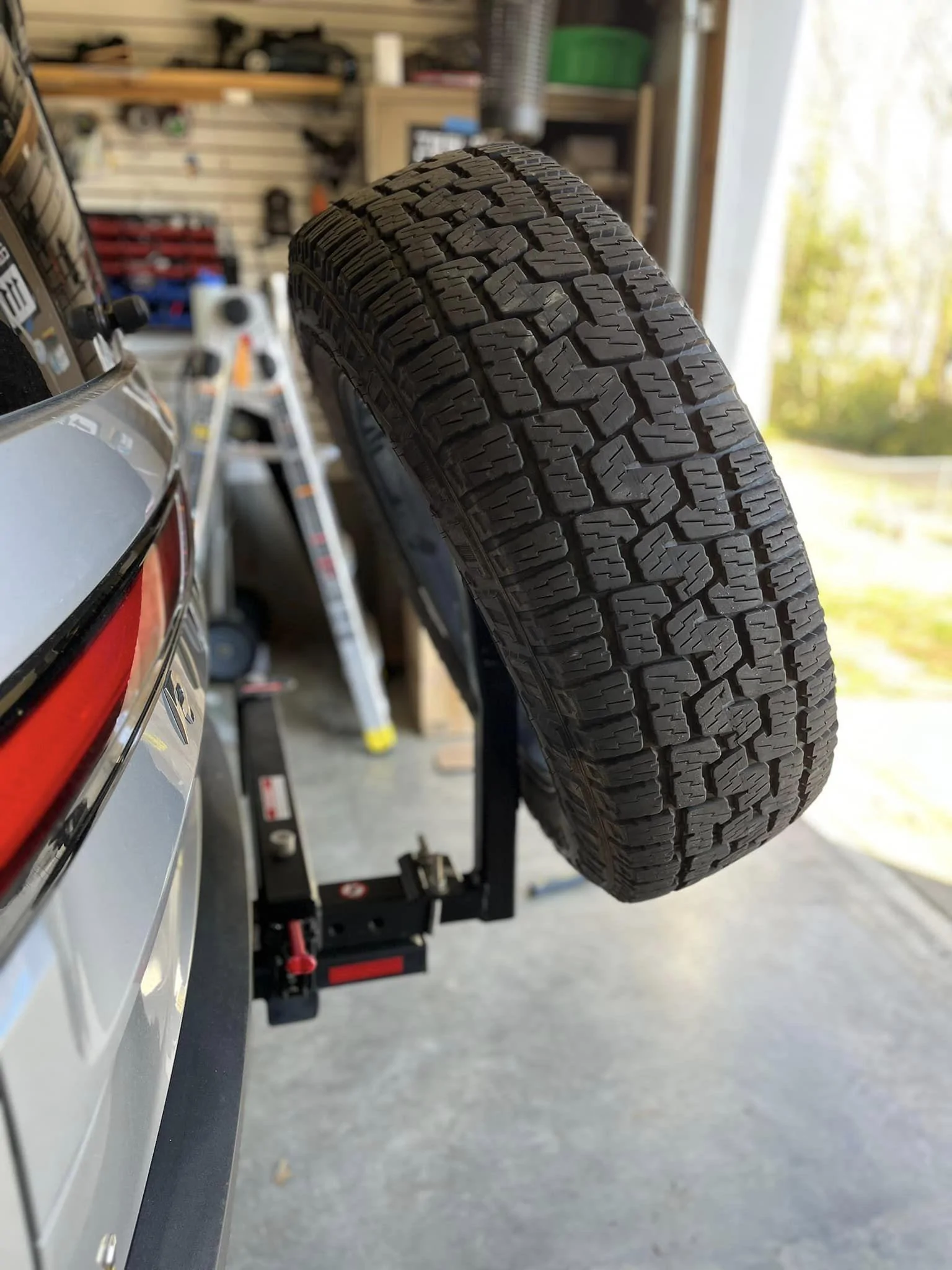 Rivian R1T R1S R1S Spare tire hitch mount options? 426452898_10100883096280348_2941408970966991985_n