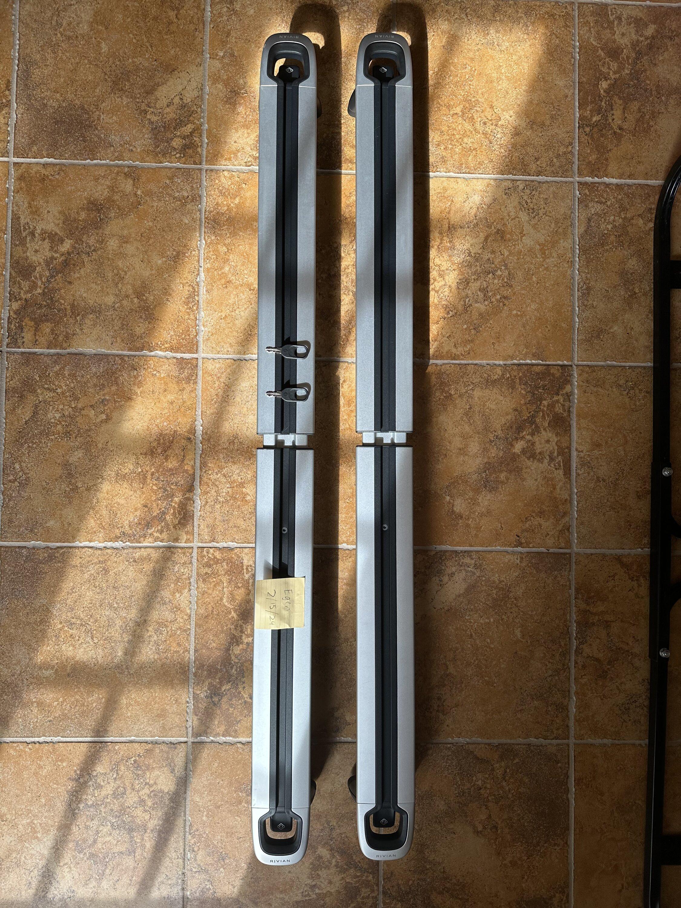Rivian R1T R1S FOR SALE: Cross bars - like new IMG_9518