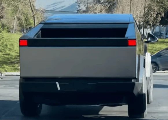 Rivian R1T R1S Now they tell us! 1708056078942