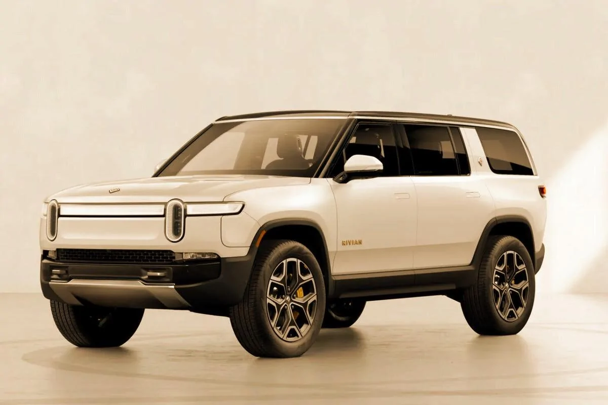 Rivian R1T R1S New color option visible (update: it's Compass Yellow) 1000006358