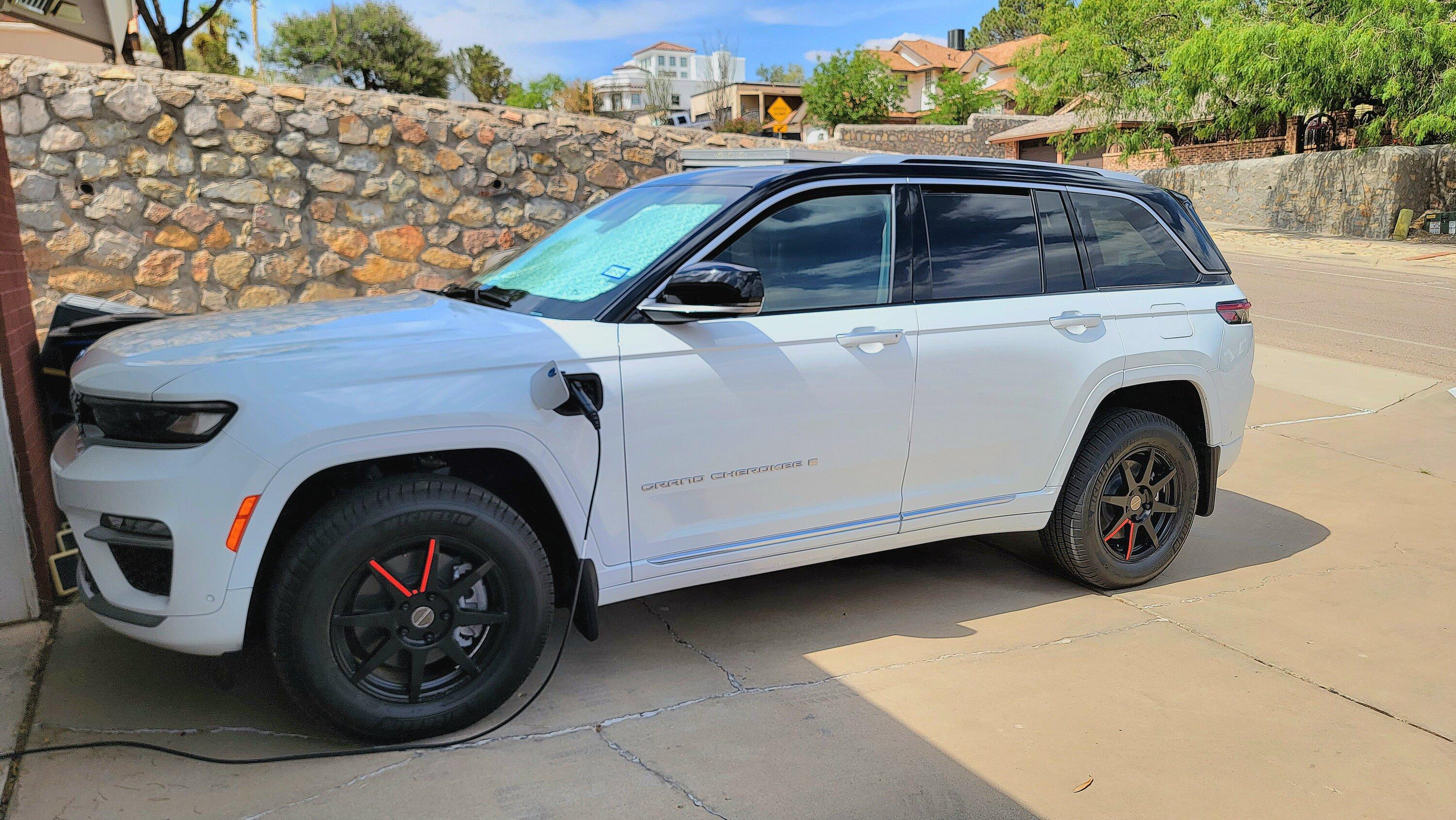 Rivian R1T R1S Unplanned emergency vehicle towing with my R1T 20230617_153837