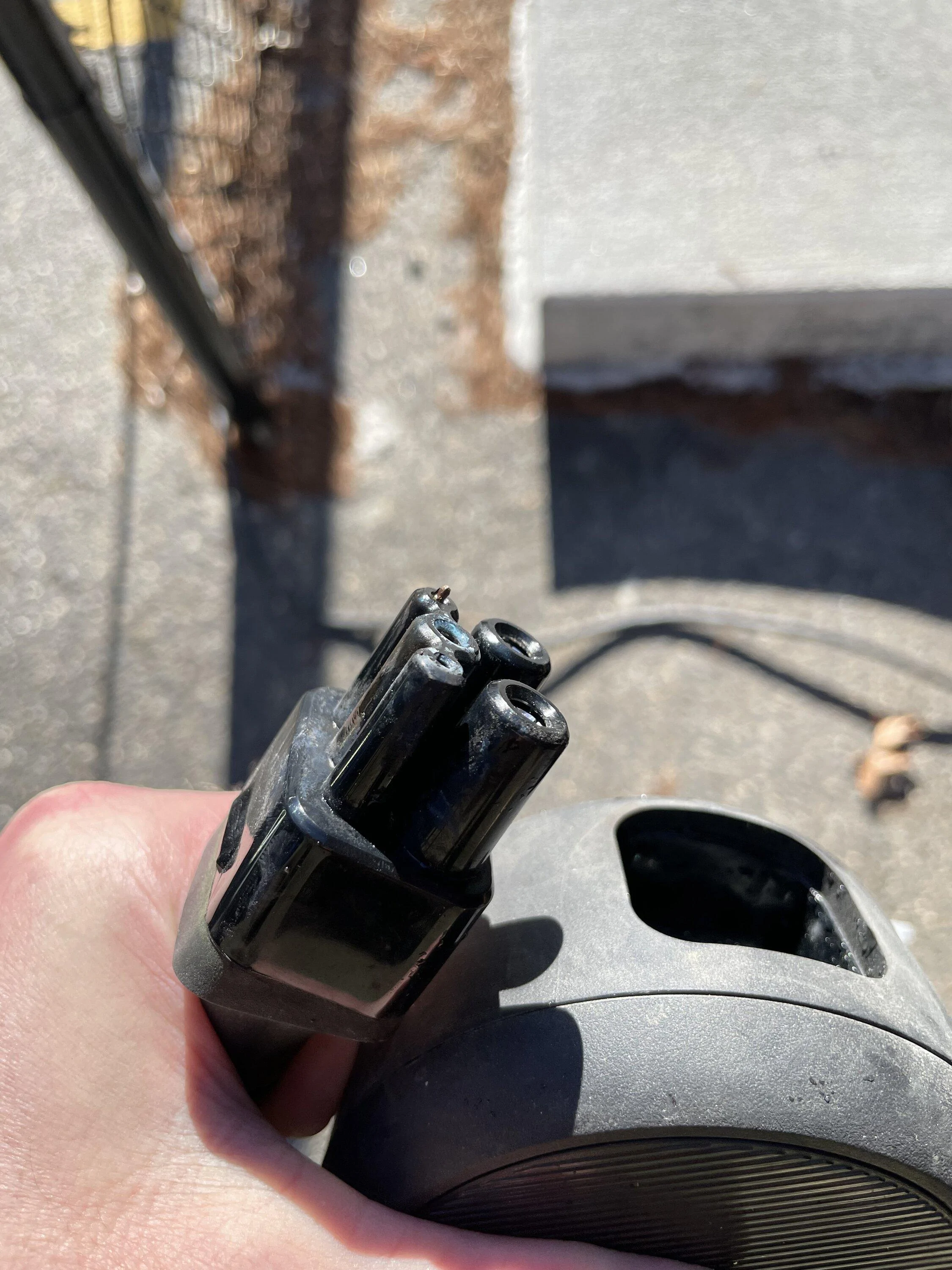 Rivian R1T R1S Portable charging failure IMG_8808