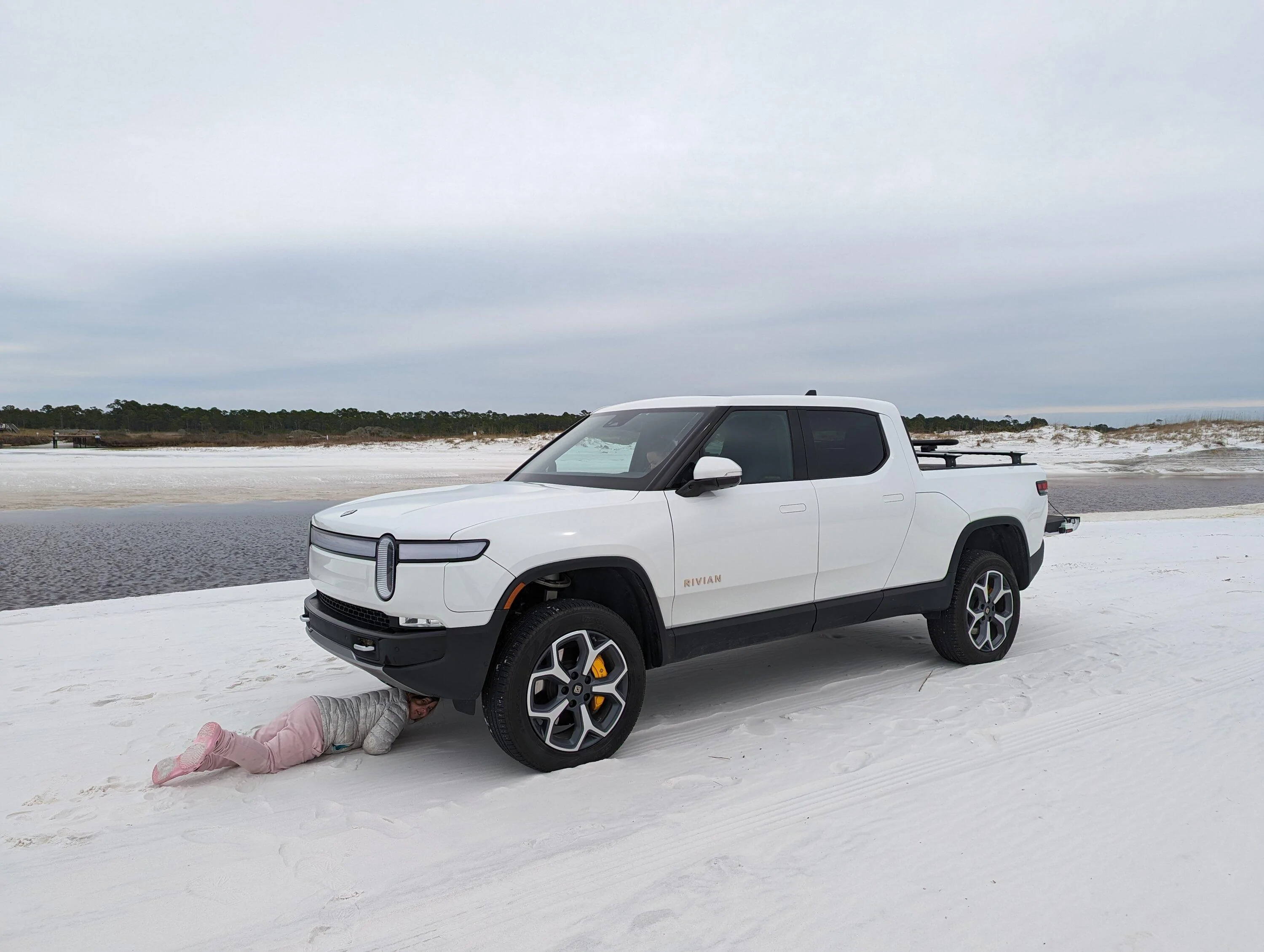 Rivian R1T R1S 21's on soft sand (beach) PXL_20240218_170455981