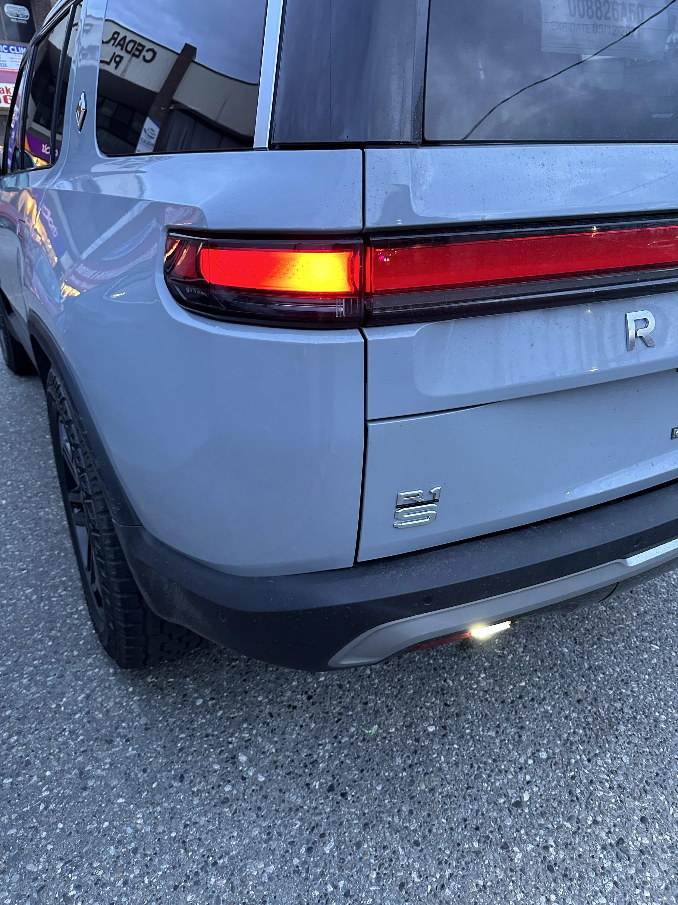 Rivian R1T R1S Taillights blinking randomly while truck is locked and off IMG_5197