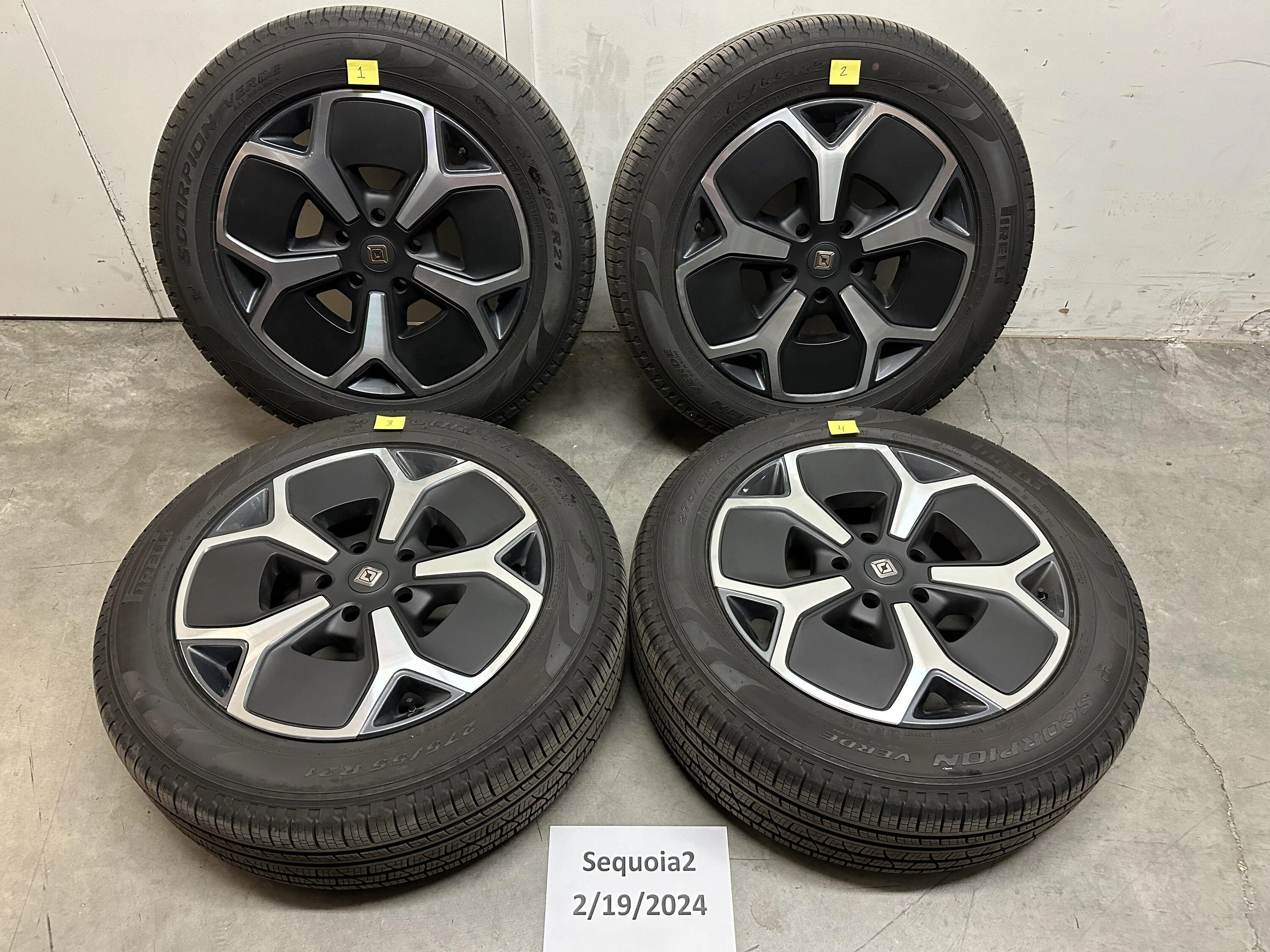 Rivian R1T R1S 21" Road Wheel Set - Only 1124 miles! IMG_0675