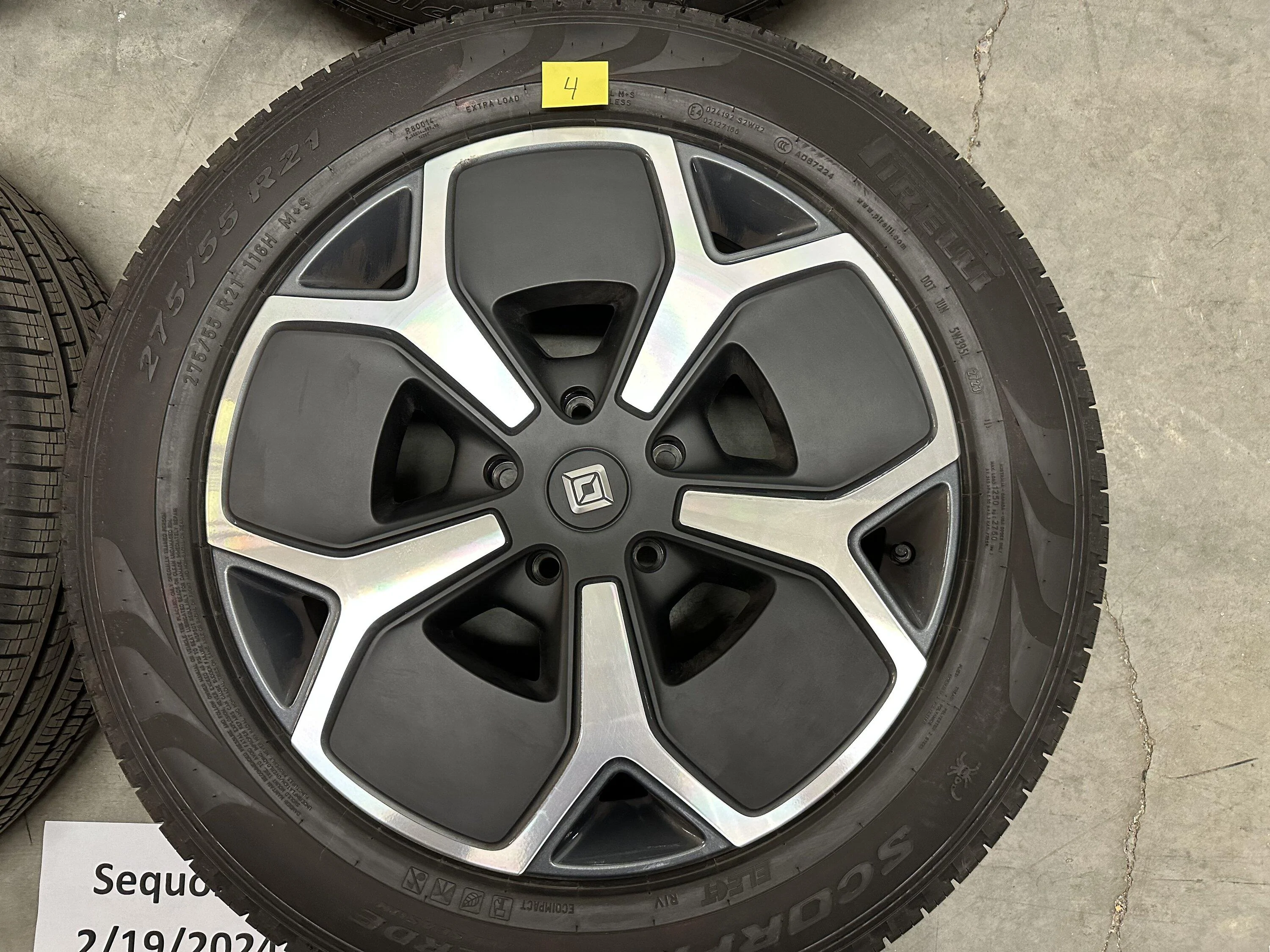 Rivian R1T R1S 21" Road Wheel Set - Only 1124 miles! IMG_0677