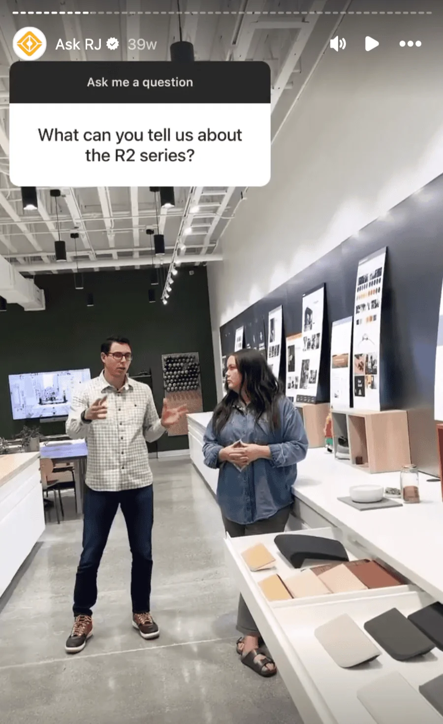 Rivian R1T R1S R2 colors at reveal event? Screenshot 2024-02-23 at 12.28.46 PM