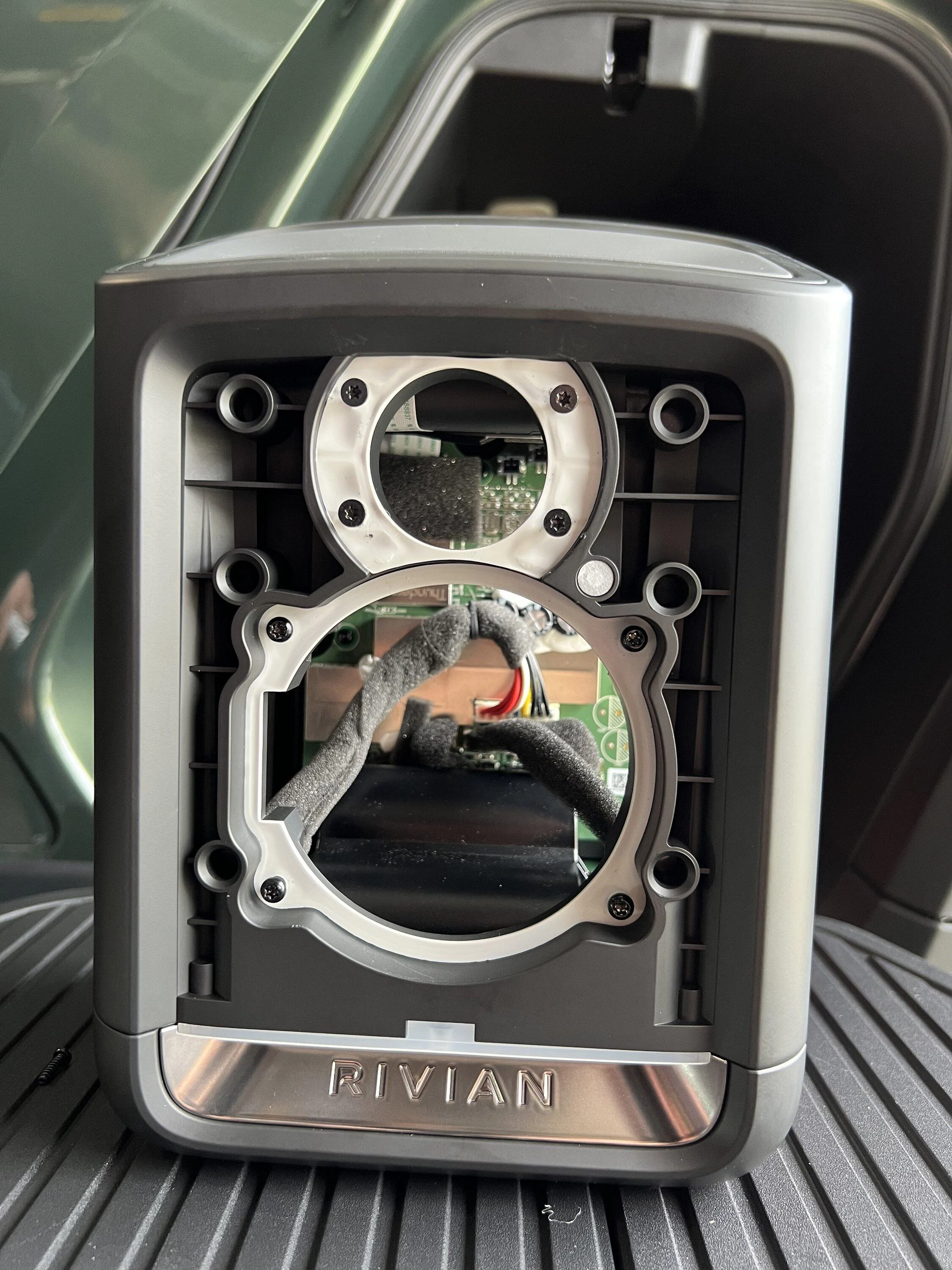 Rivian R1T R1S Camp Speaker Curiosity Teardown ? IMG_1043