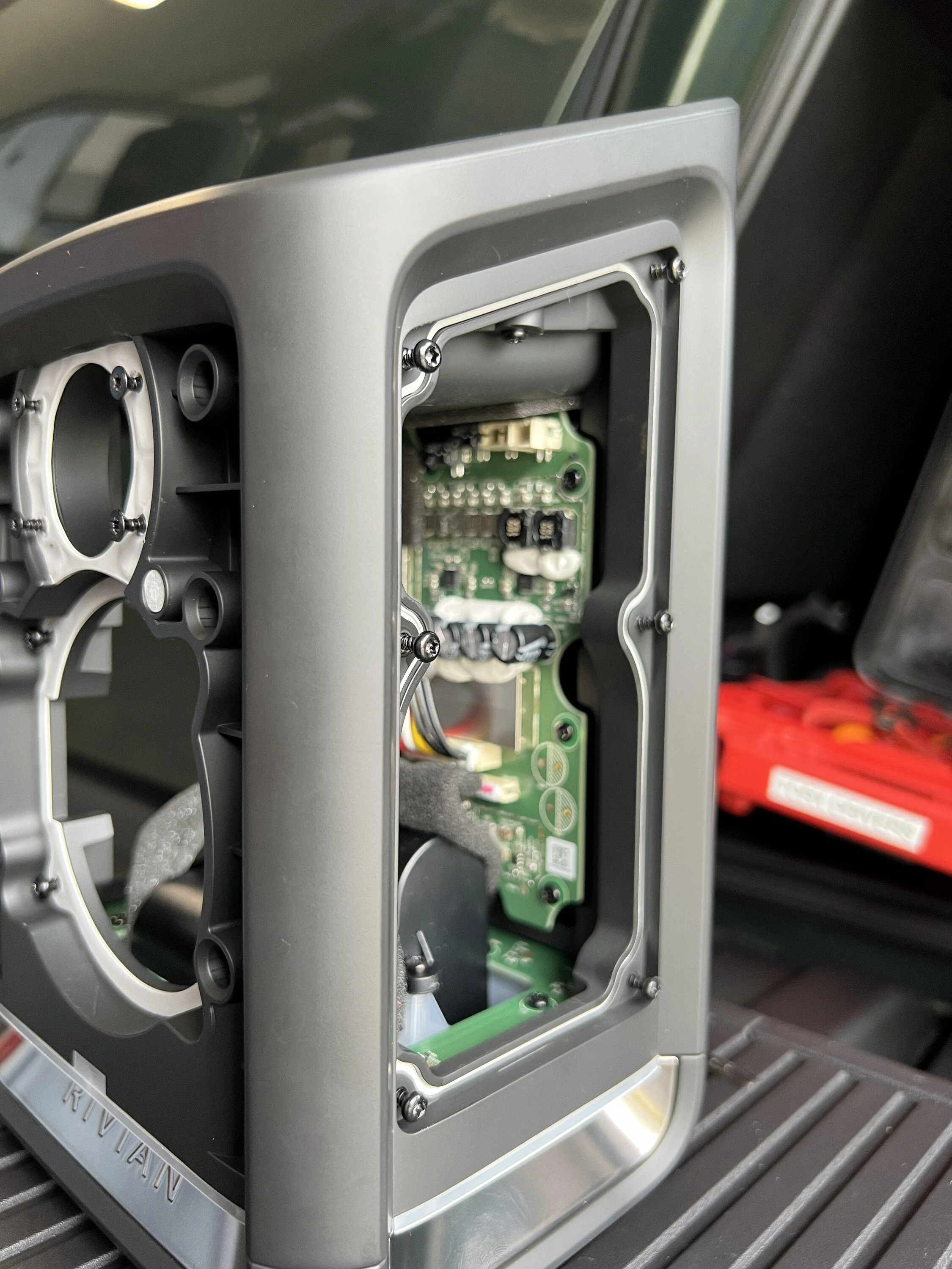 Rivian R1T R1S Camp Speaker Curiosity Teardown ? IMG_1044