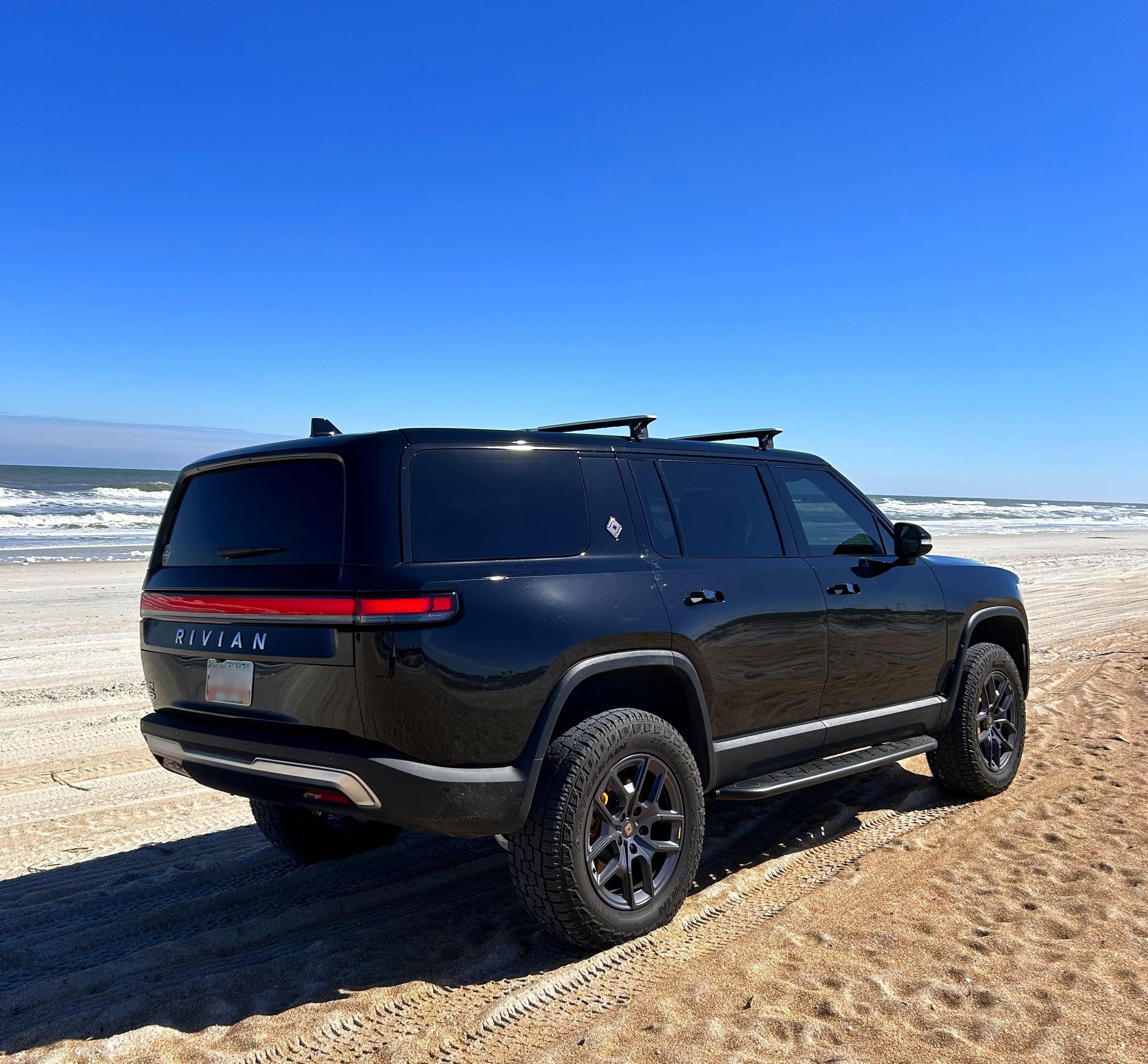 Rivian R1T R1S ATL_R1S Midnight Black Build IMG_1787