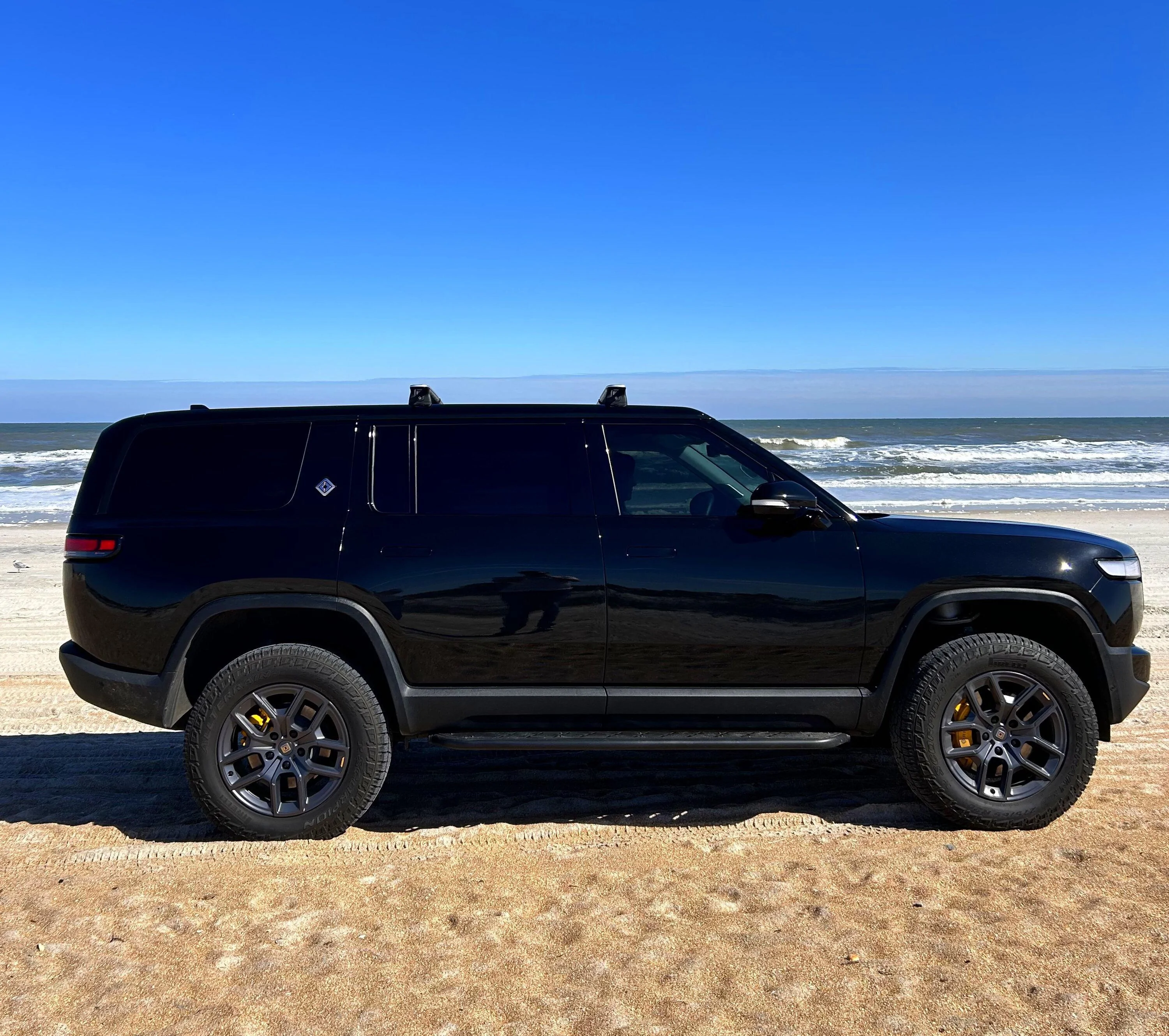 Rivian R1T R1S ATL_R1S Midnight Black Build IMG_1790