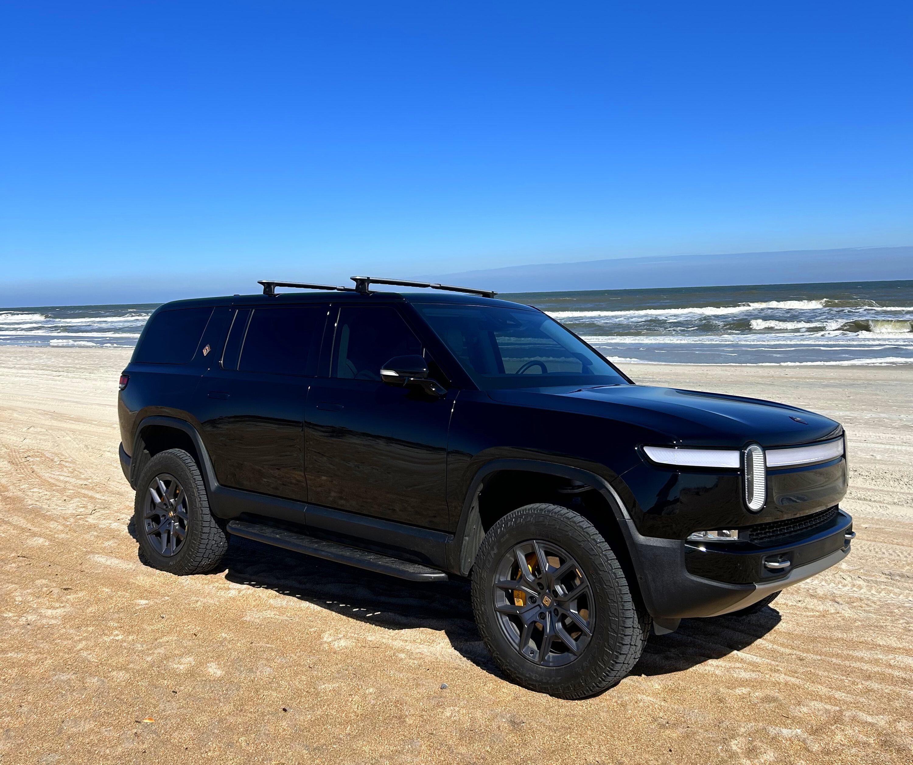 Rivian R1T R1S ATL_R1S Midnight Black Build IMG_1791