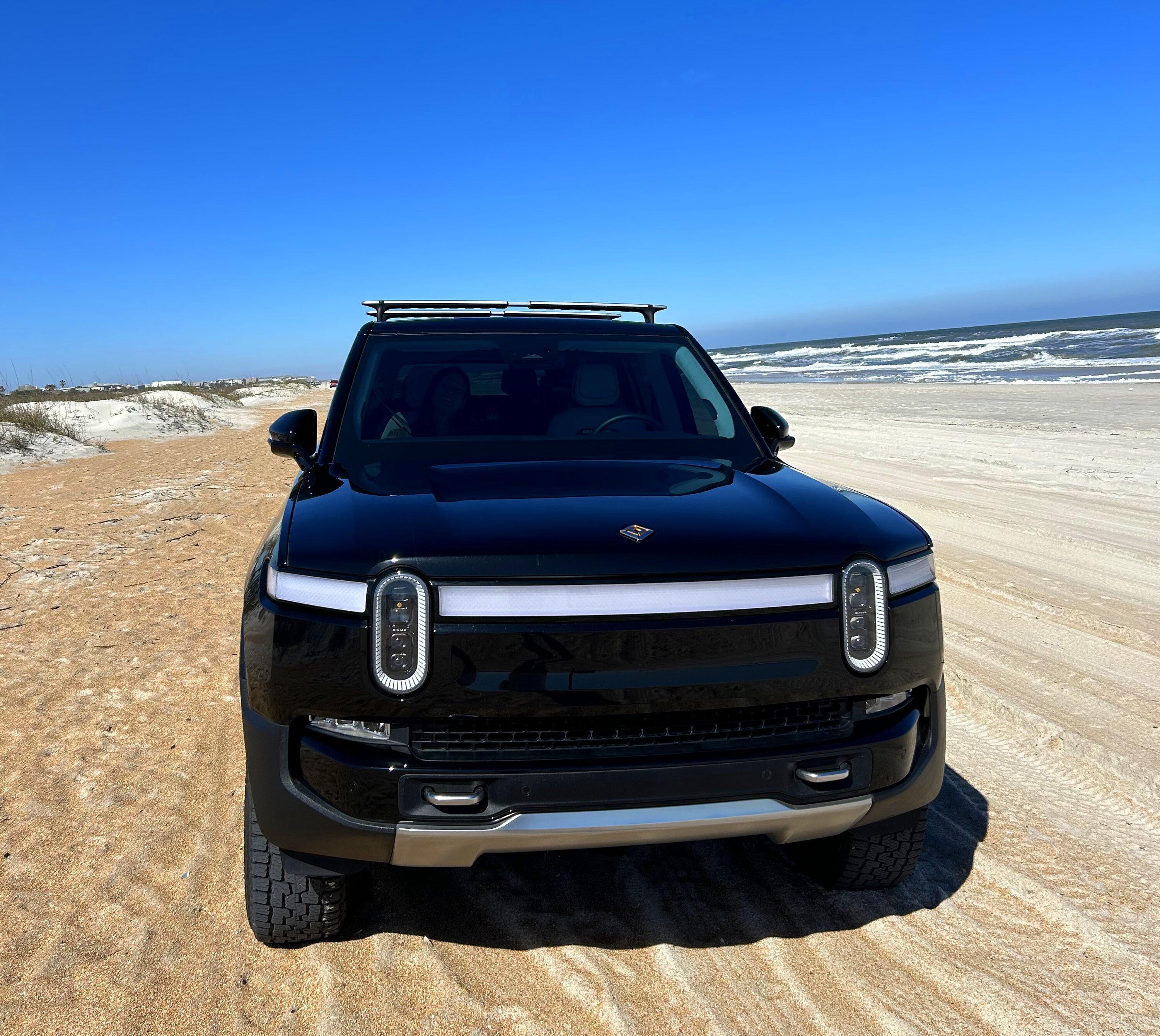 Rivian R1T R1S ATL_R1S Midnight Black Build IMG_1792