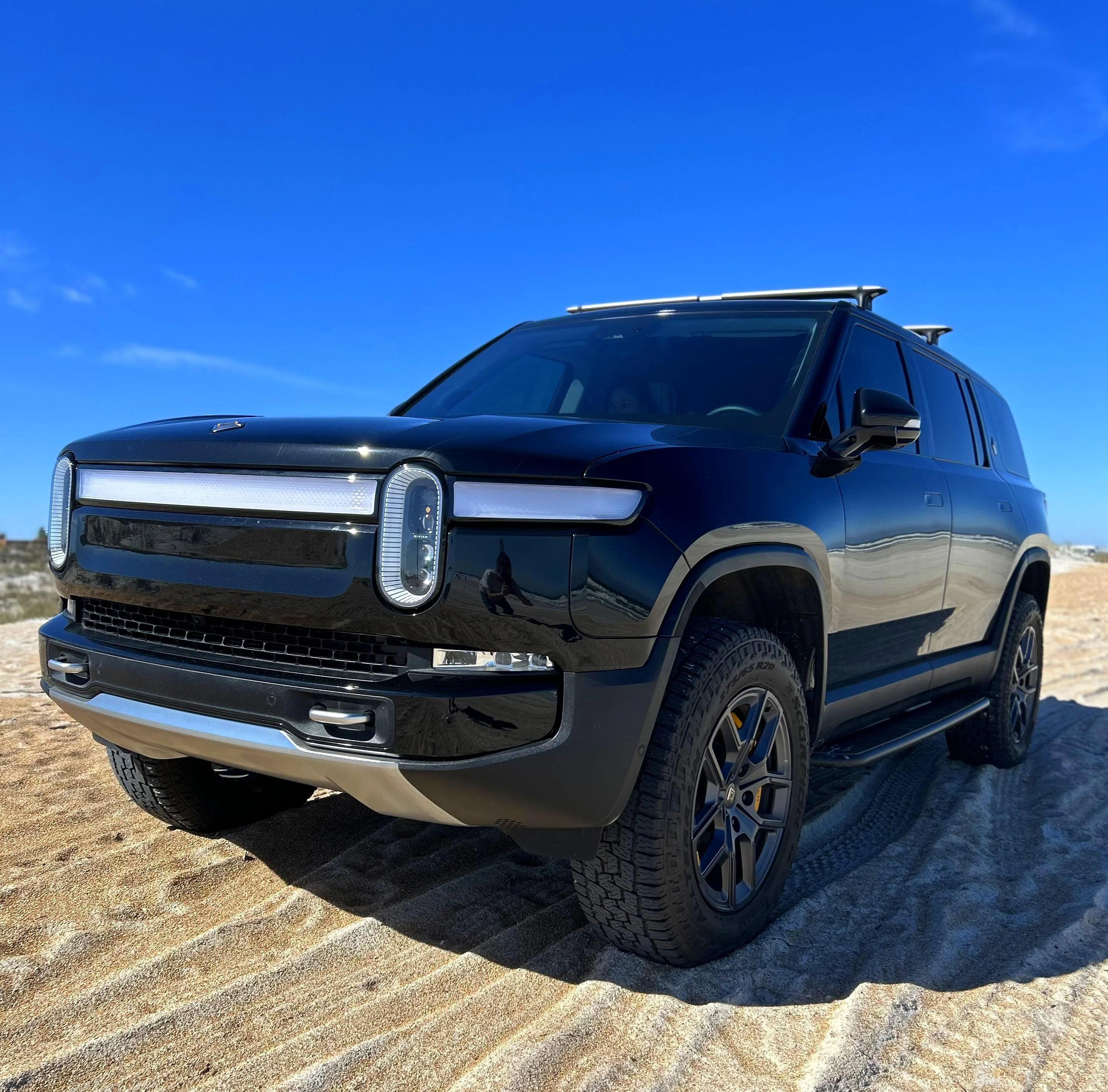 Rivian R1T R1S ATL_R1S Midnight Black Build IMG_1795