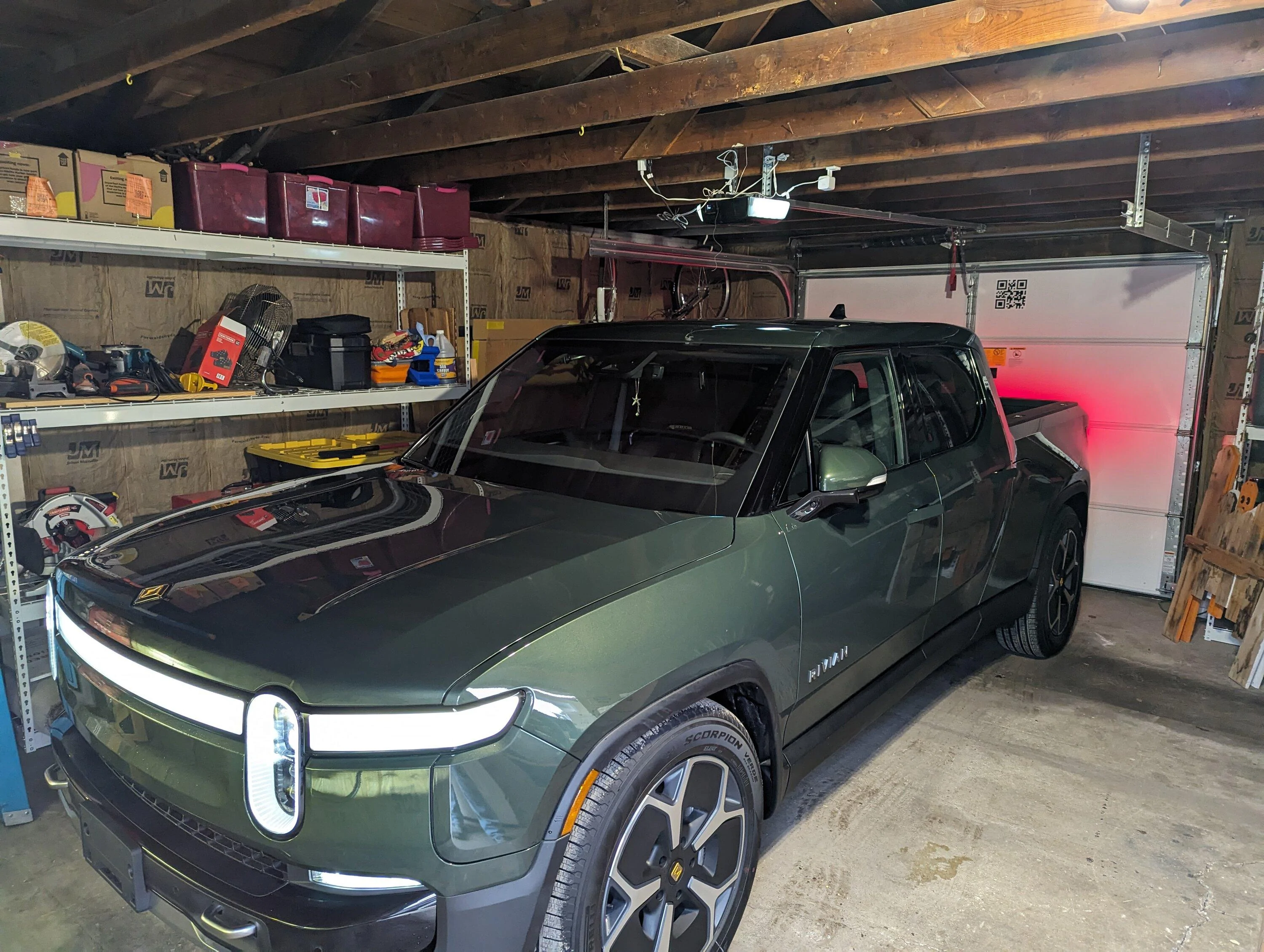 Rivian R1T R1S Took Delivery, 24 Feb! PXL_20240225_200125075.MP