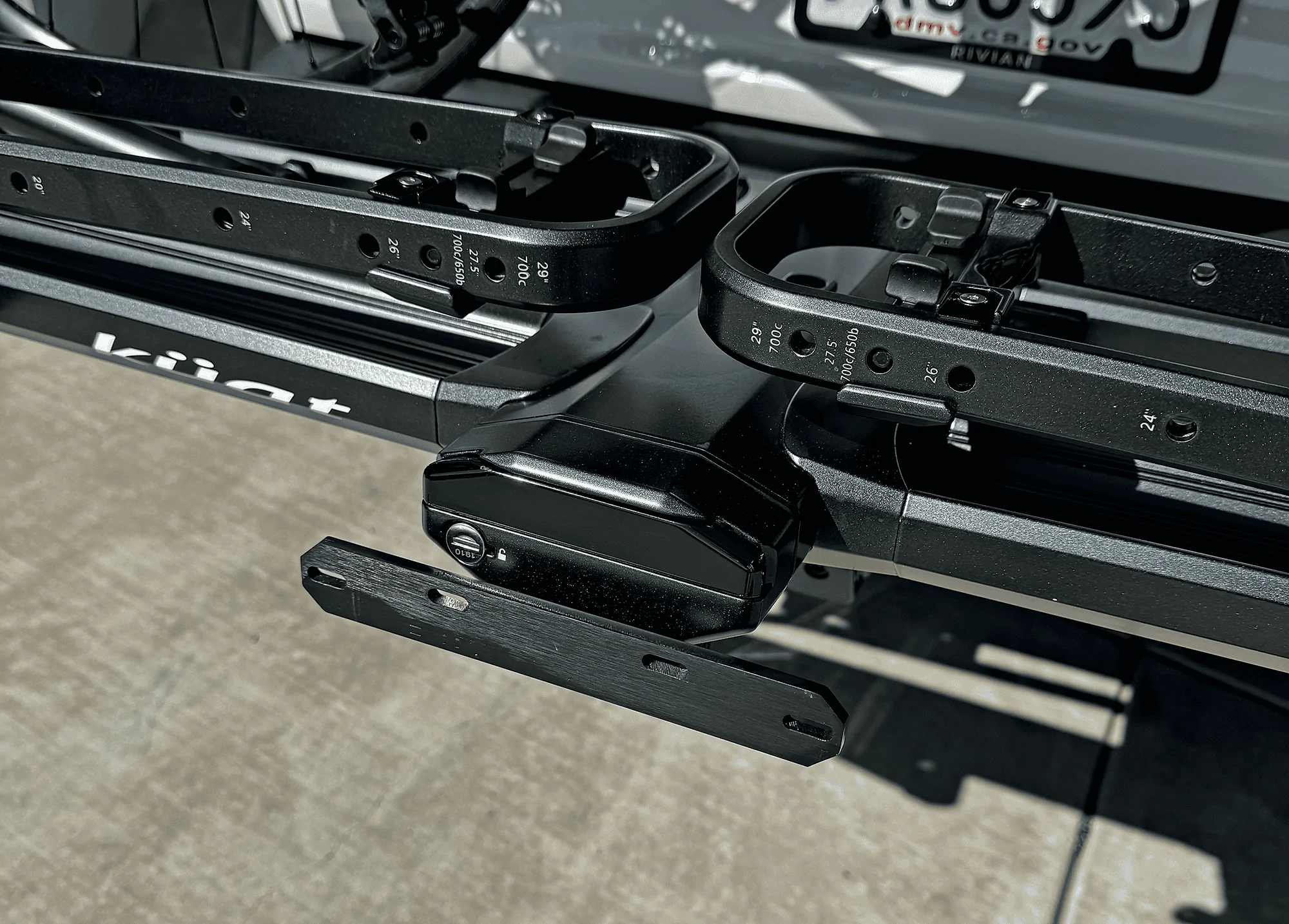 Rivian R1T R1S Kuat Piston Pro X hitch bike rack works great on R1S 1708897208873