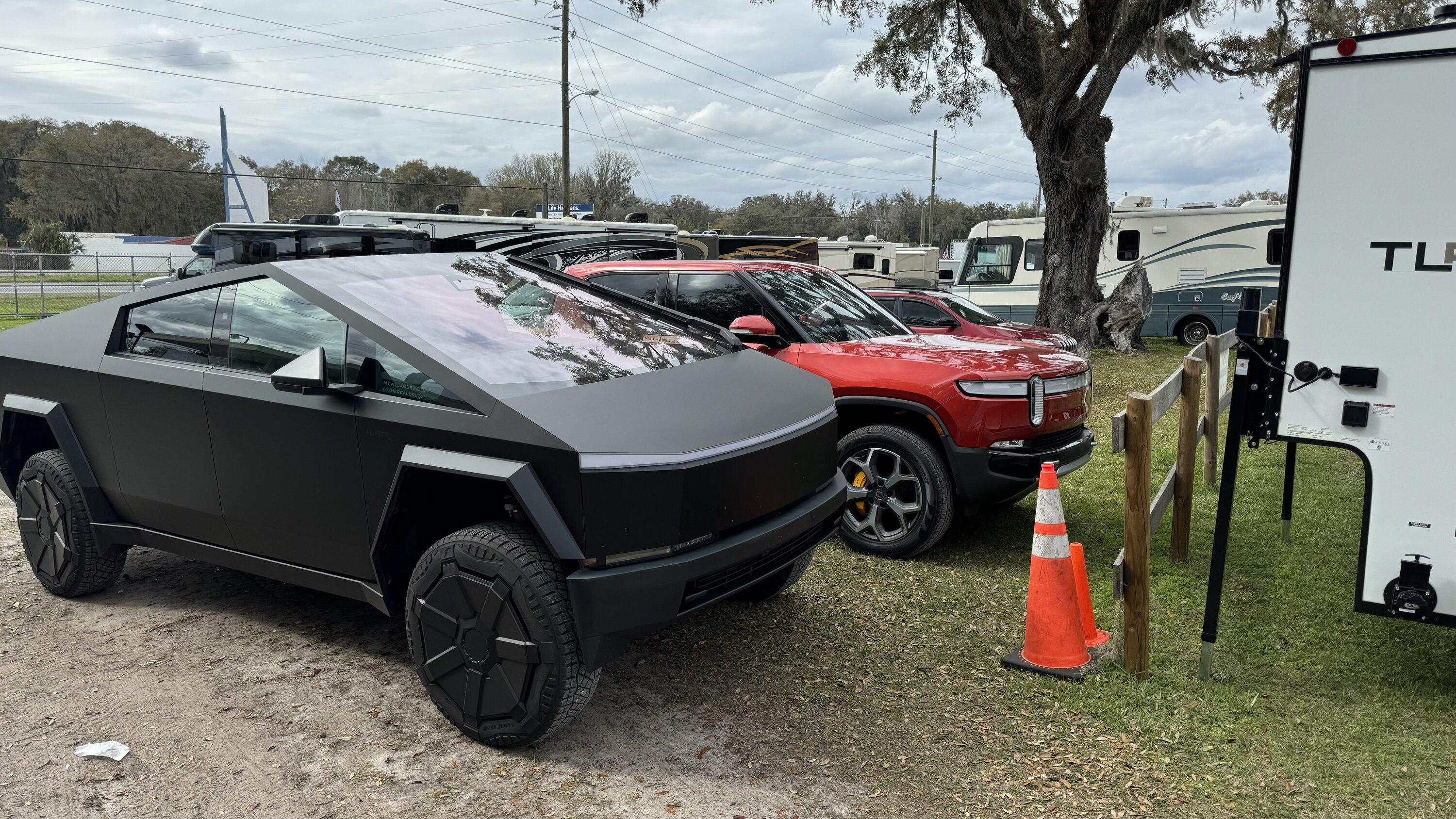 Rivian R1T R1S Cybertrucks in the wild - quick comment IMG_7575