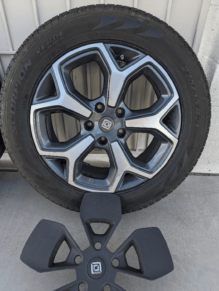 Rivian R1T R1S UPDATE 1 WHEEL LEFT. 21 in $500 OBO PXL_20240228_004759289
