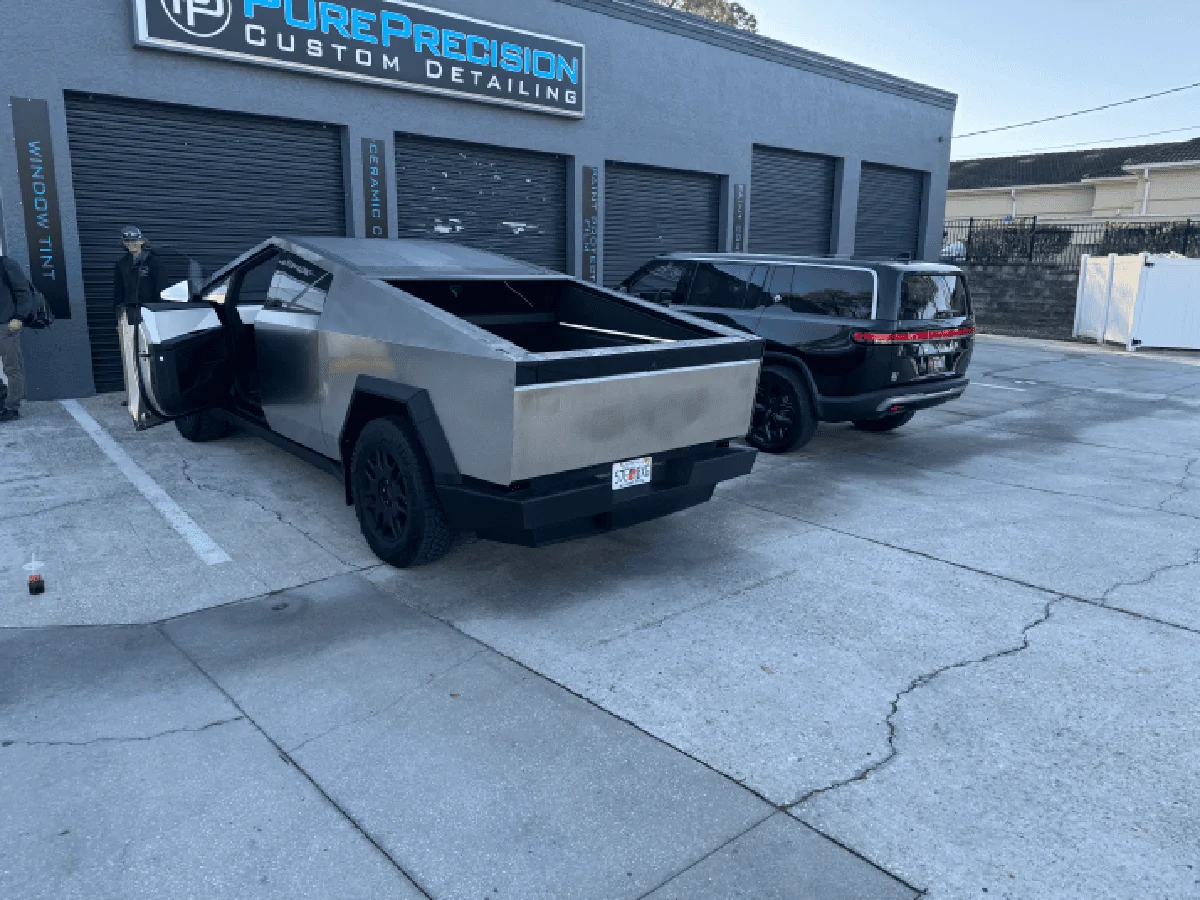 Rivian R1T R1S Cybertrucks in the wild - quick comment IMG_8375