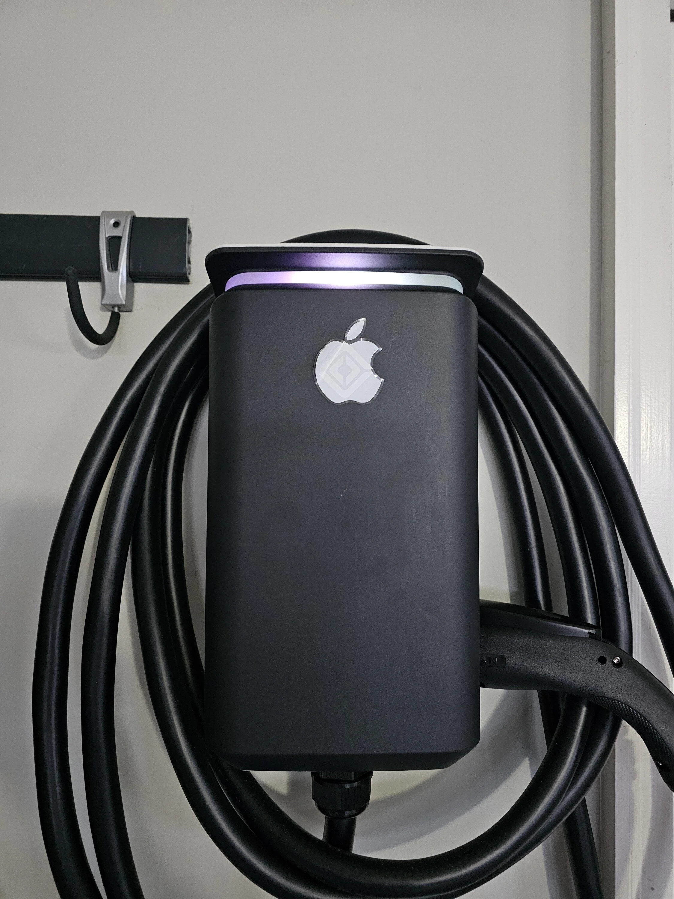 Rivian R1T R1S Apple no longer building an electric car. 20240228_071755