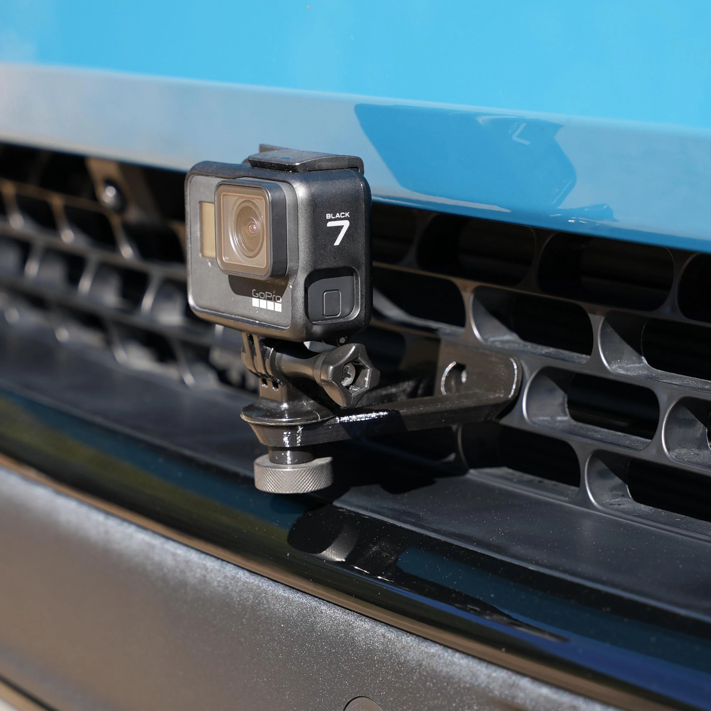 Rivian R1T R1S Removable Front Grille 1/4″-20 Accessory Mount for Rivian R1T & R1S DSC01120