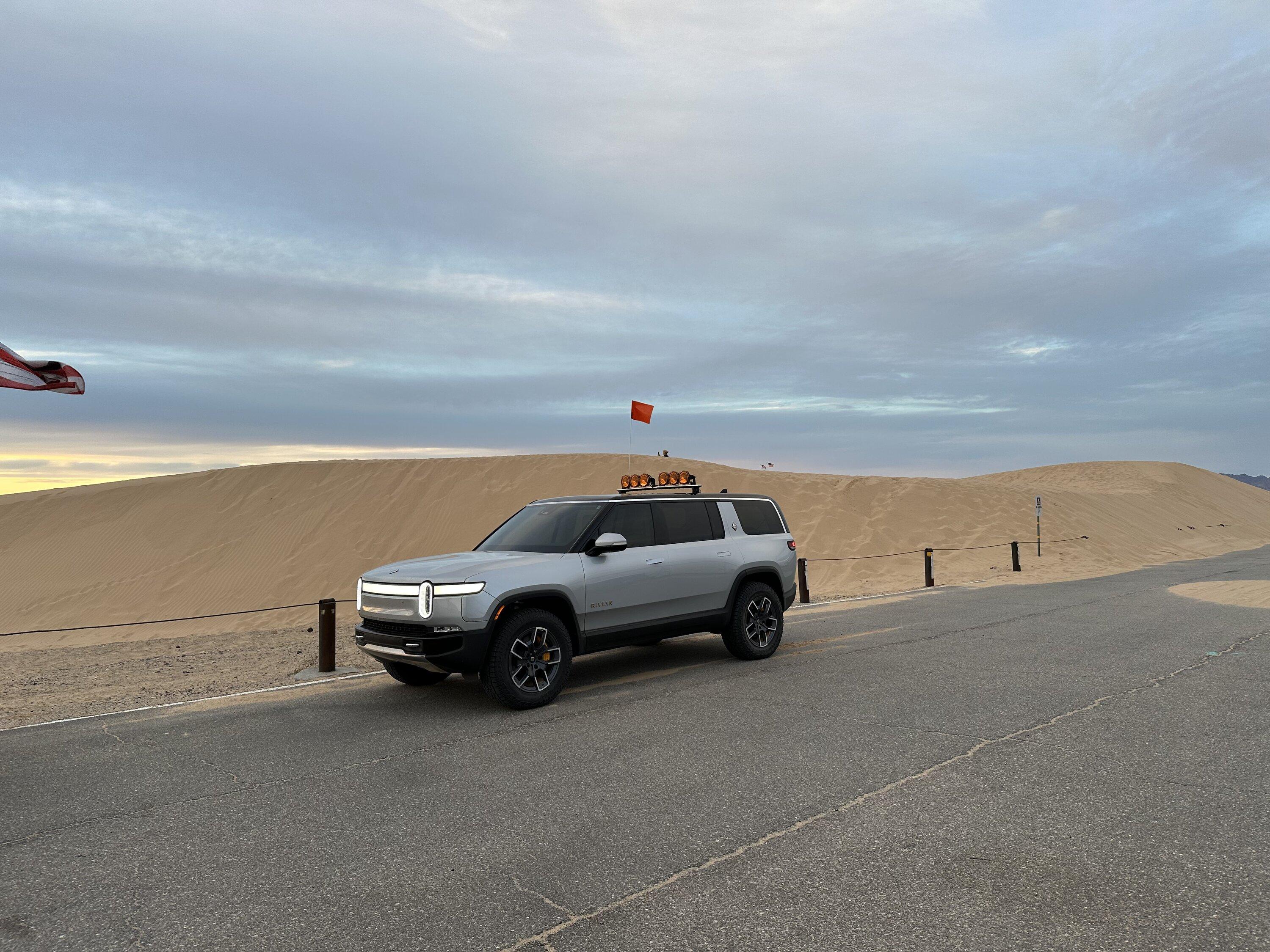 Rivian R1T R1S No trouble in soft sand with my QM R1S IMG_8607