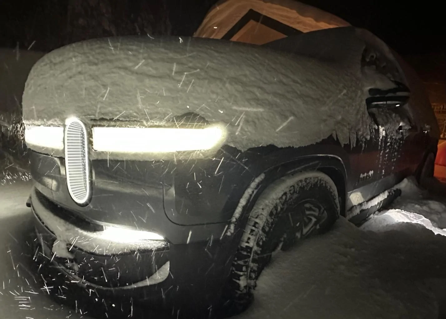 Rivian R1T R1S Big Sierra snow storm no problem! IMG_7368 (1)