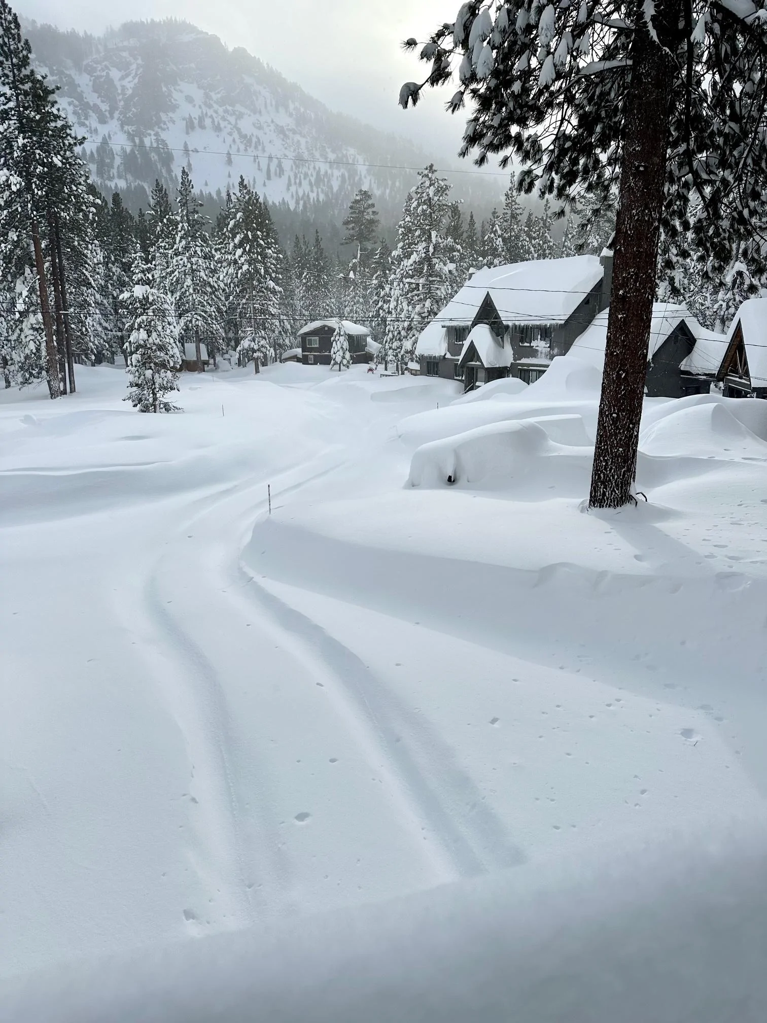 Rivian R1T R1S Big Sierra snow storm no problem! IMG_7373
