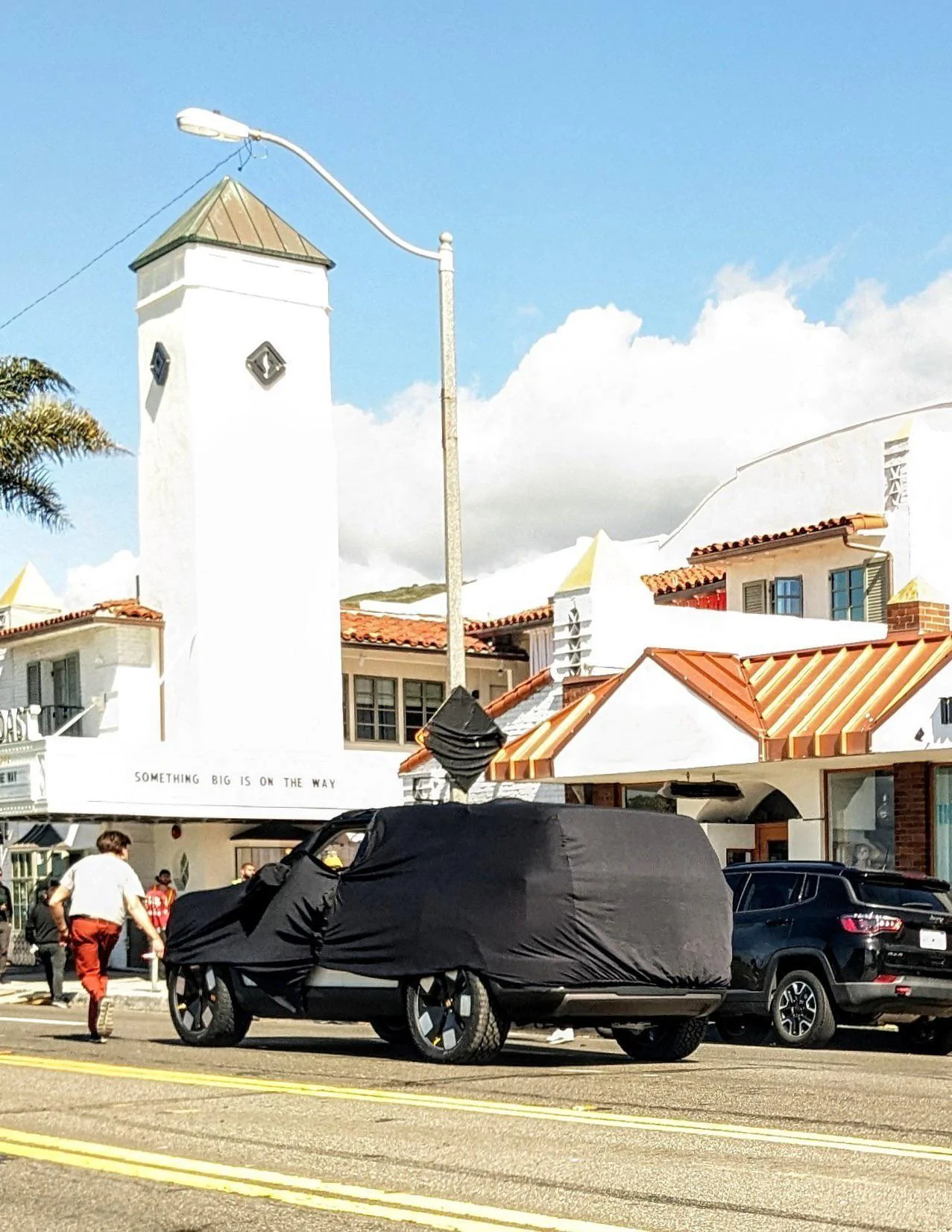 Rivian R1T R1S R2 under cover in Laguna! z2uvcangeumc1