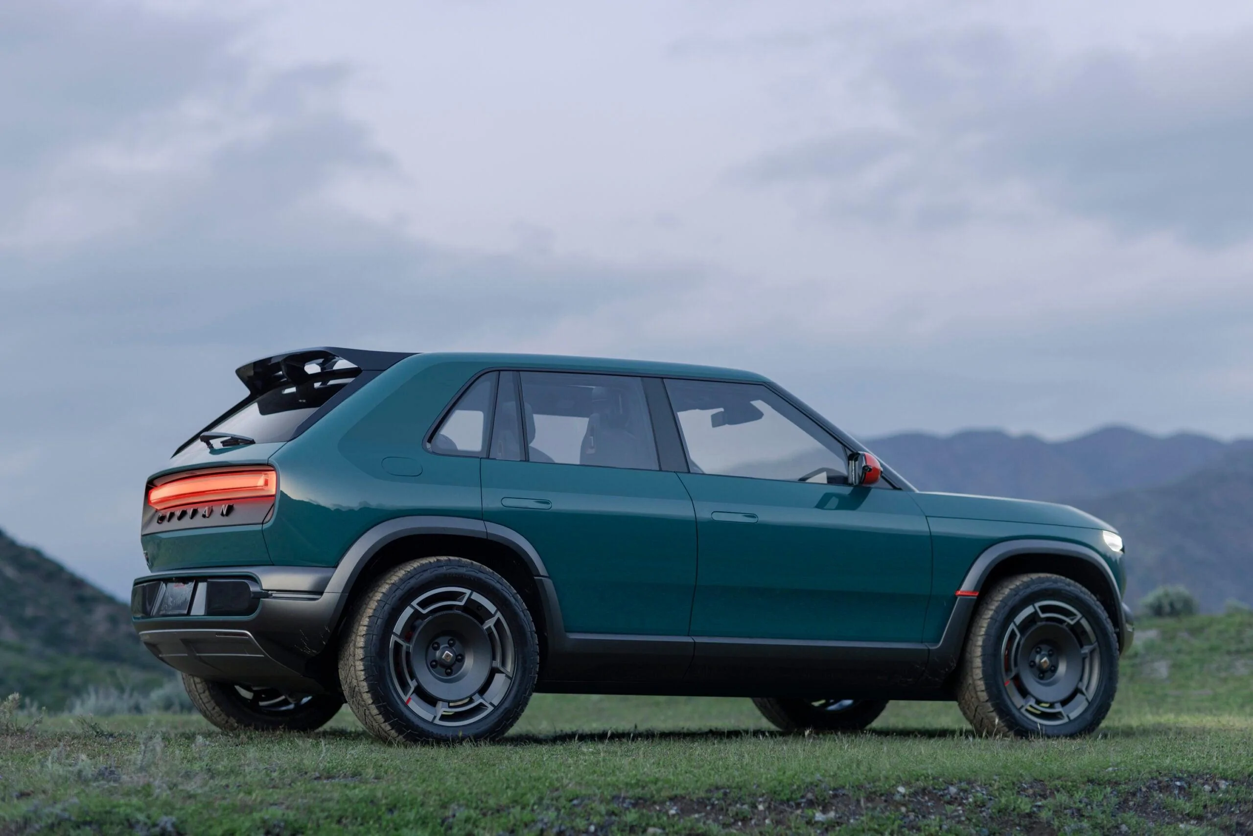 01_Rivian_R3X-scaled.jpg