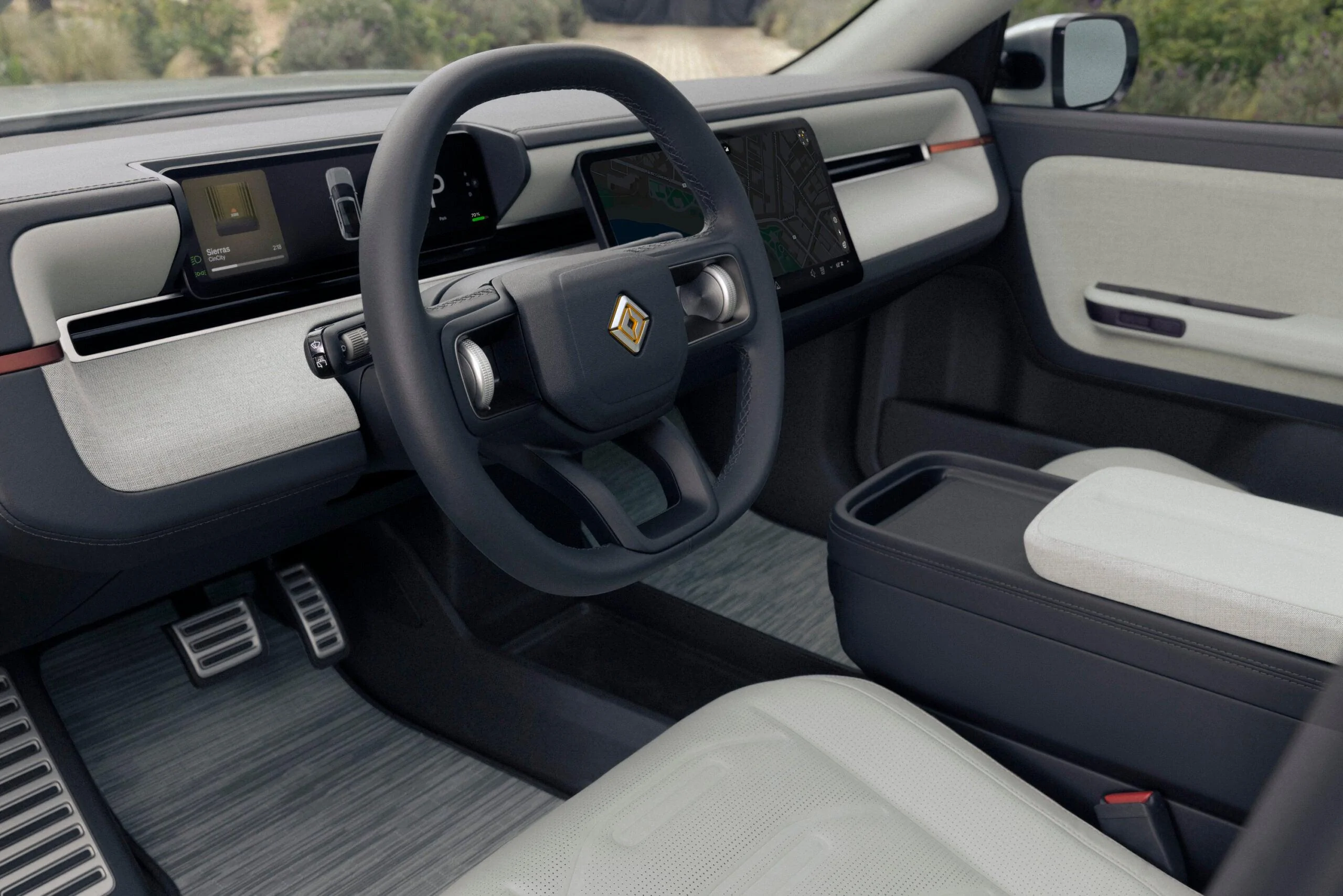 R3_steeringwheel-scaled.jpg
