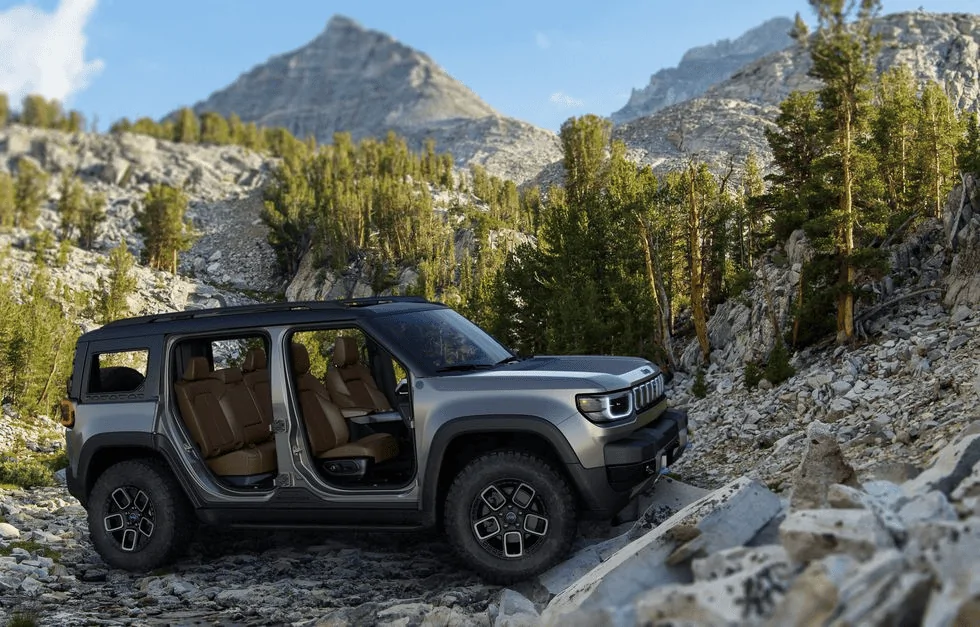 Rivian R1T R1S Summarized: R2 / R3 / R3X specs & info from MKBHD & Scaringe hands-on interview 1709861405316