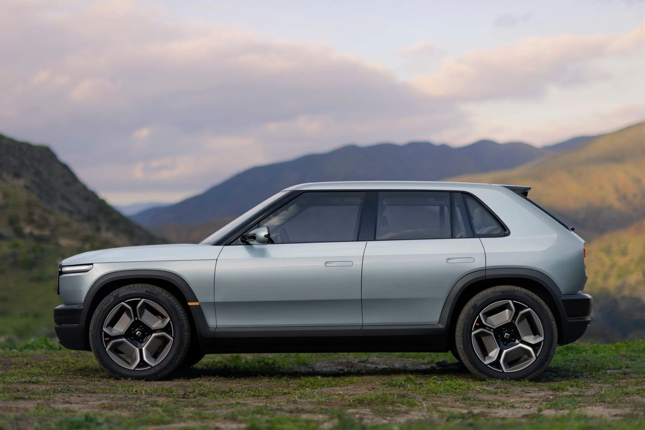 12_Rivian_R3-scaled.webp