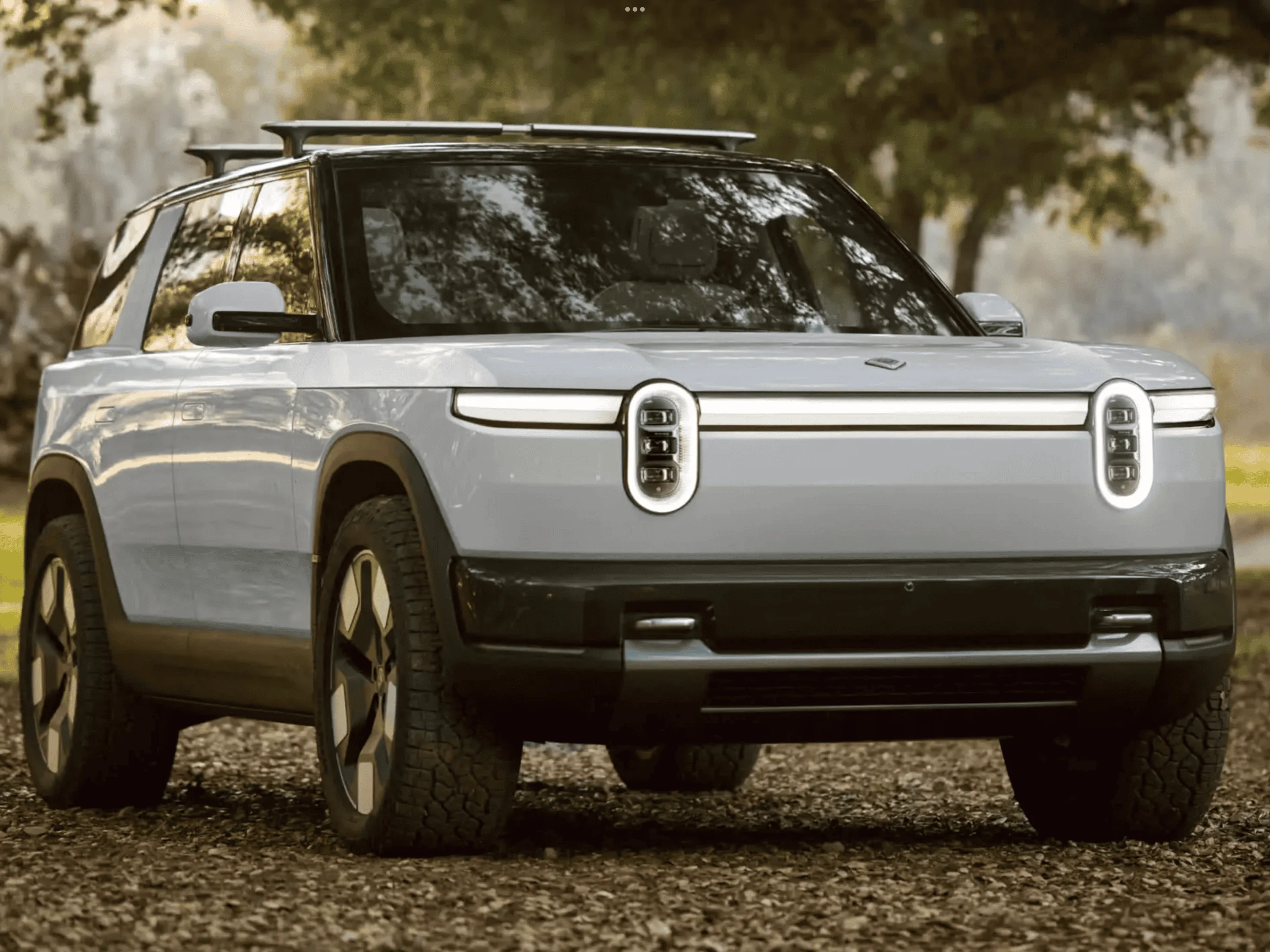 Rivian R1T R1S New Light Bar and Headlamps on R2/R3 IMG_0576
