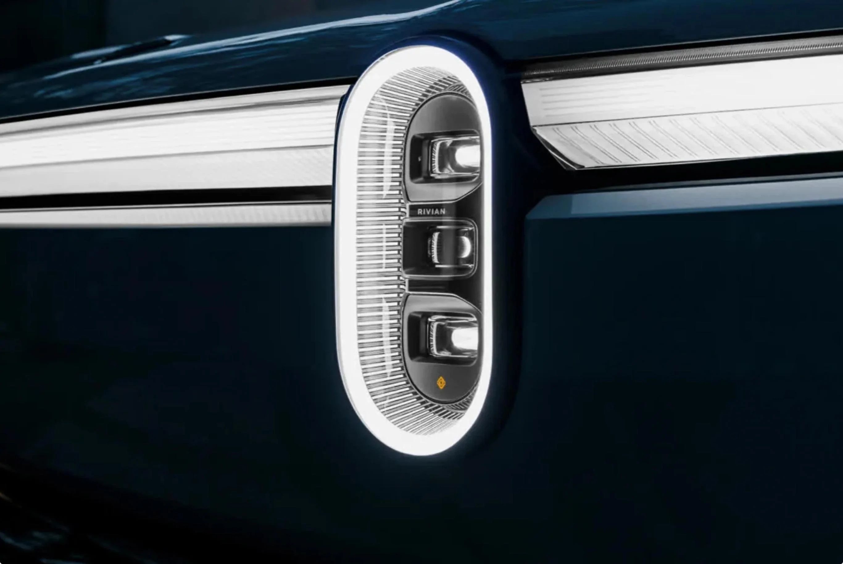Rivian R1T R1S New Light Bar and Headlamps on R2/R3 IMG_0574