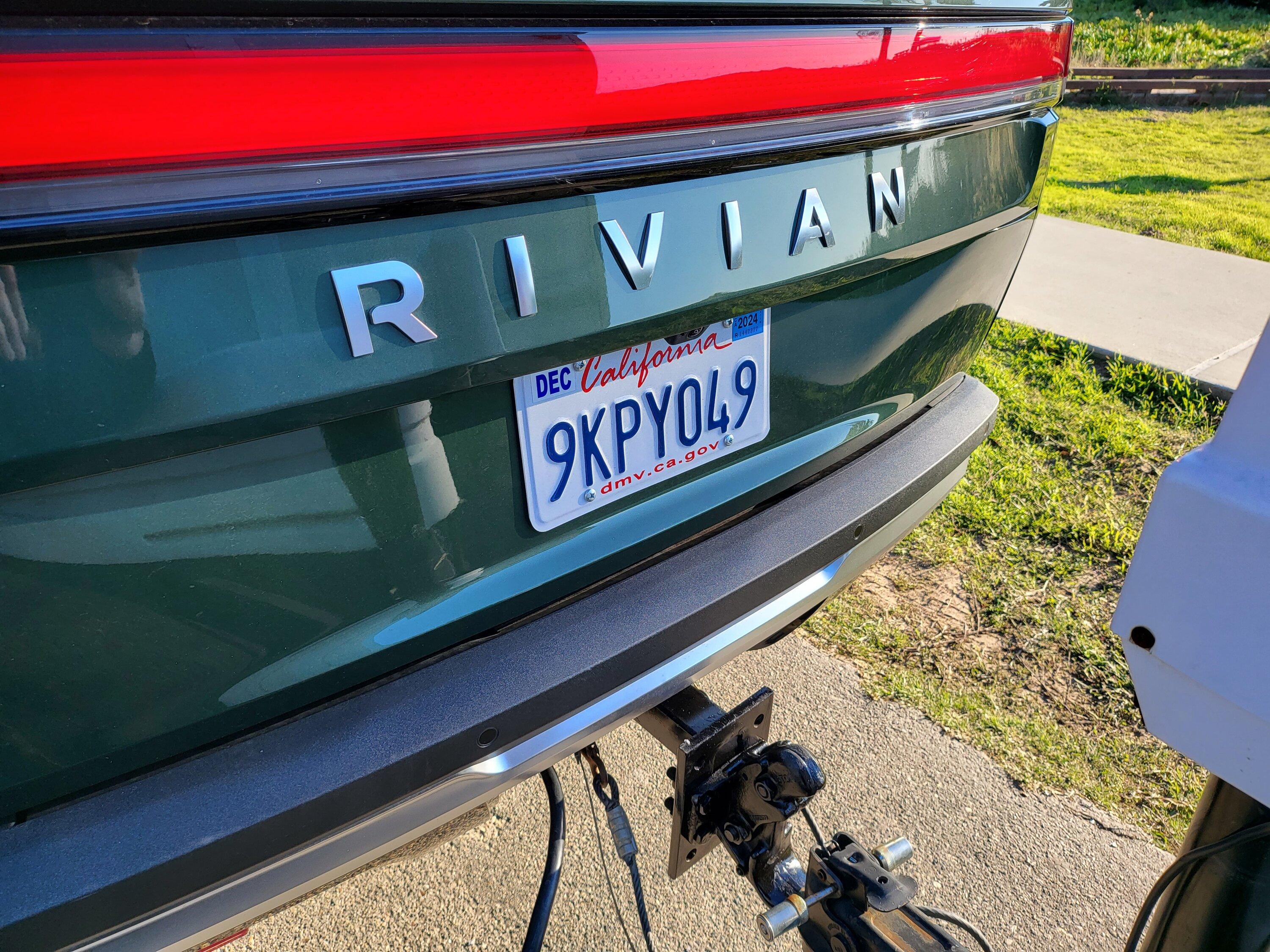 Rivian R1T R1S Suspension height when towing 20240104_152334