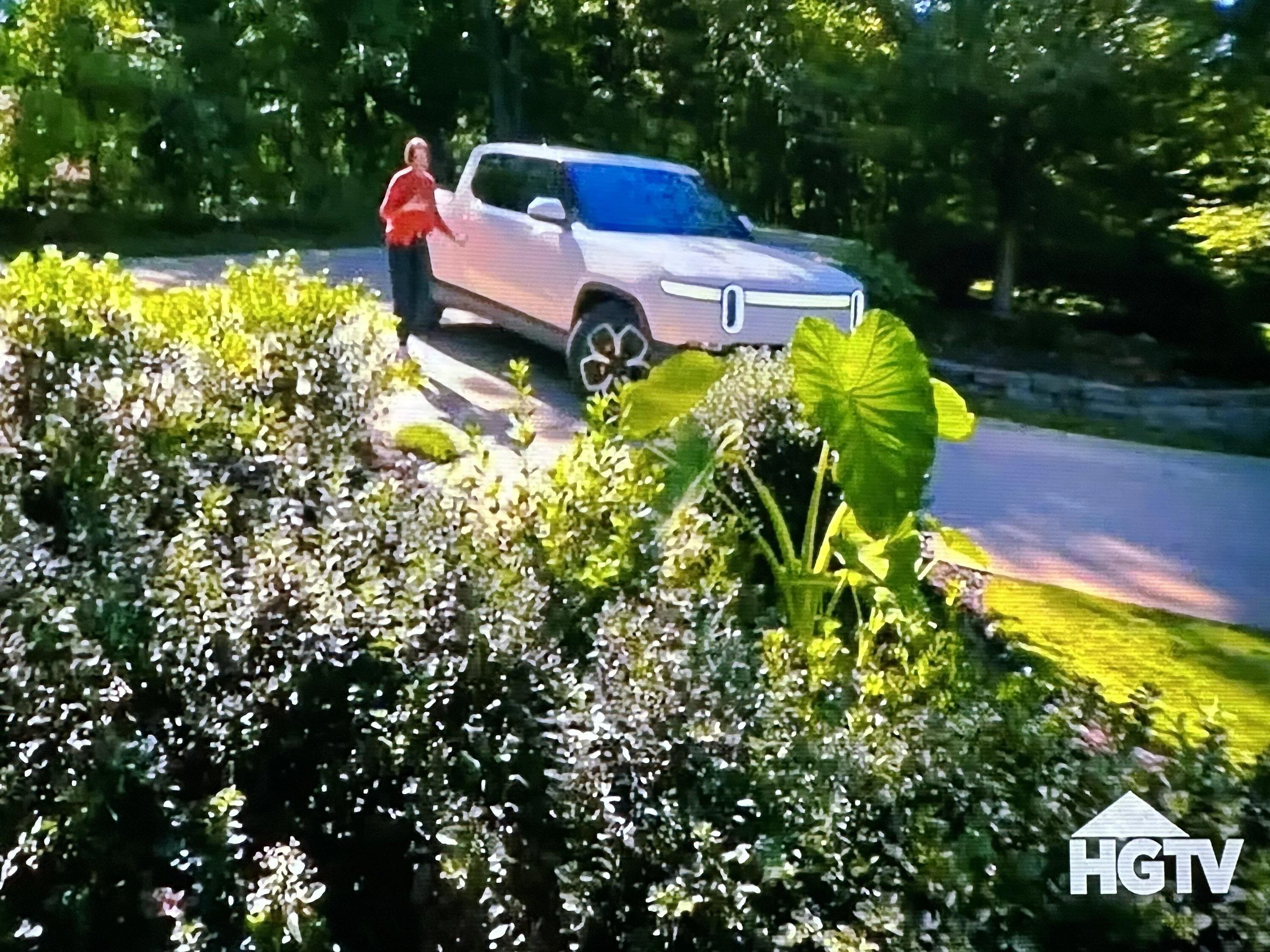 Rivian R1T R1S Rivian sightings on random media (post yours) p8QCr