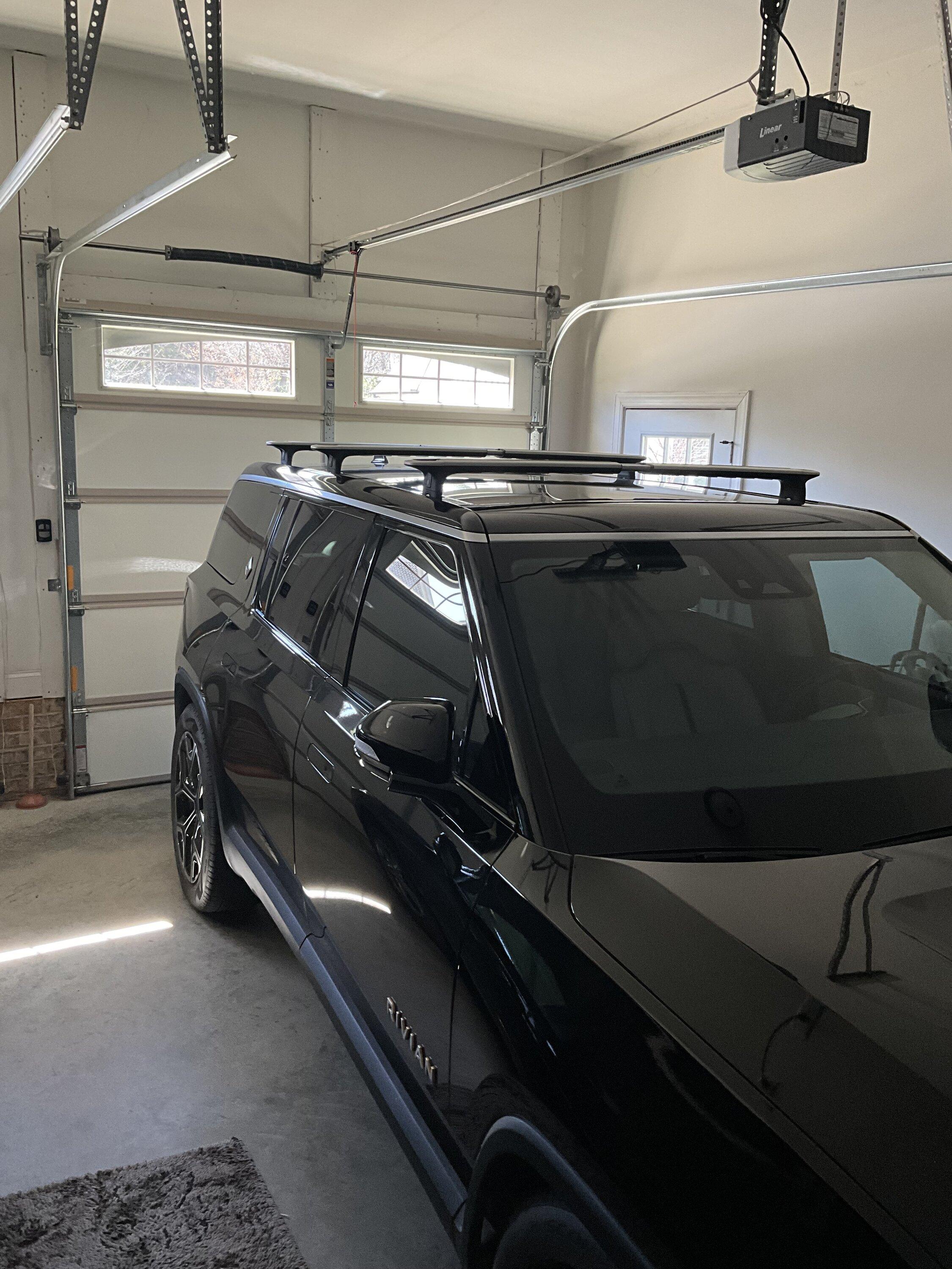 Rivian R1T R1S For sale: single cross bar IMG_0240