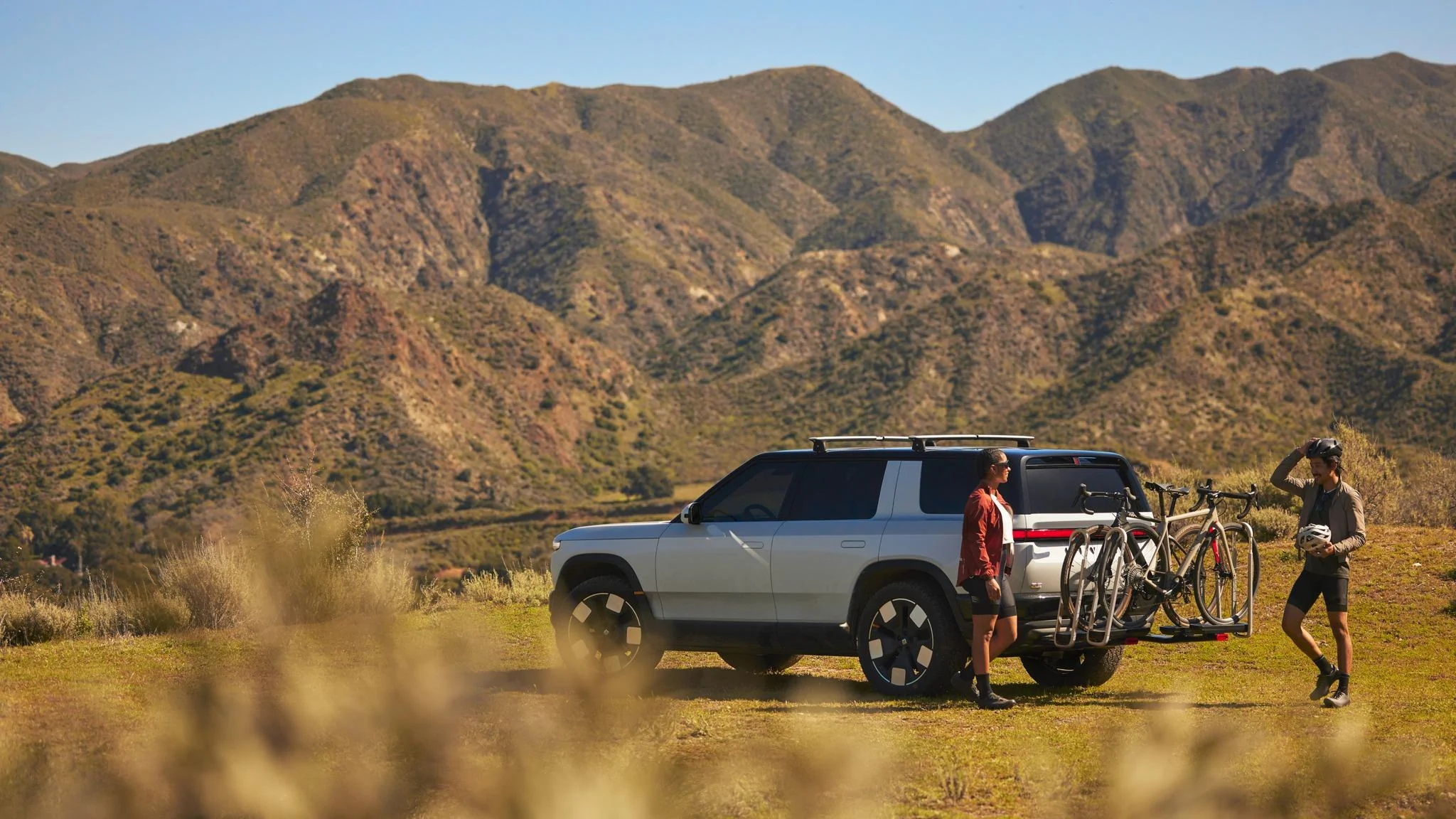 Rivian R1T R1S Confirmed: R2 / R3 will have tow hitch 431635534_804333821725865_1562465129884590753_n