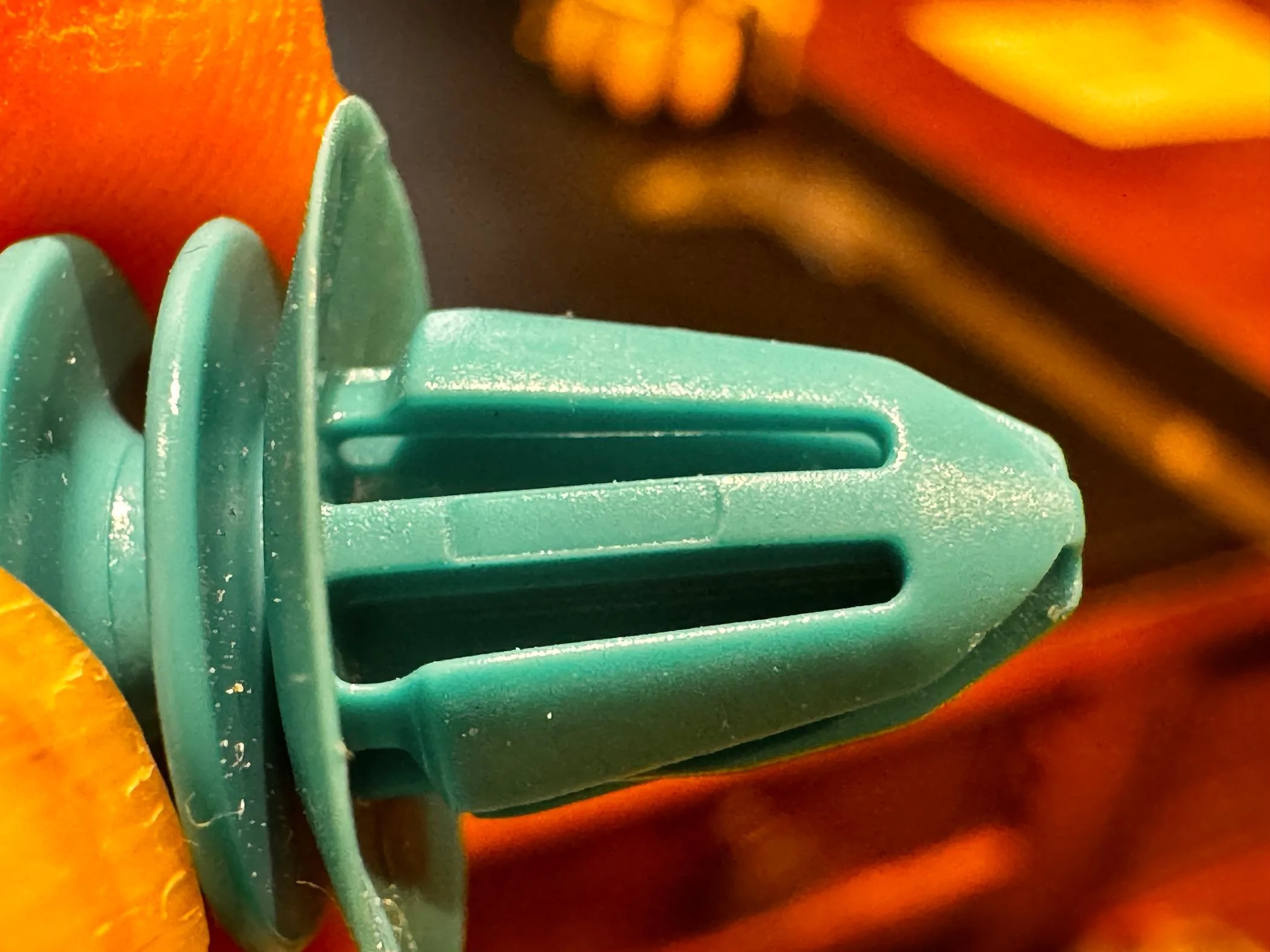 Rivian R1T R1S Retainer clip size for frunk? IMG_2348